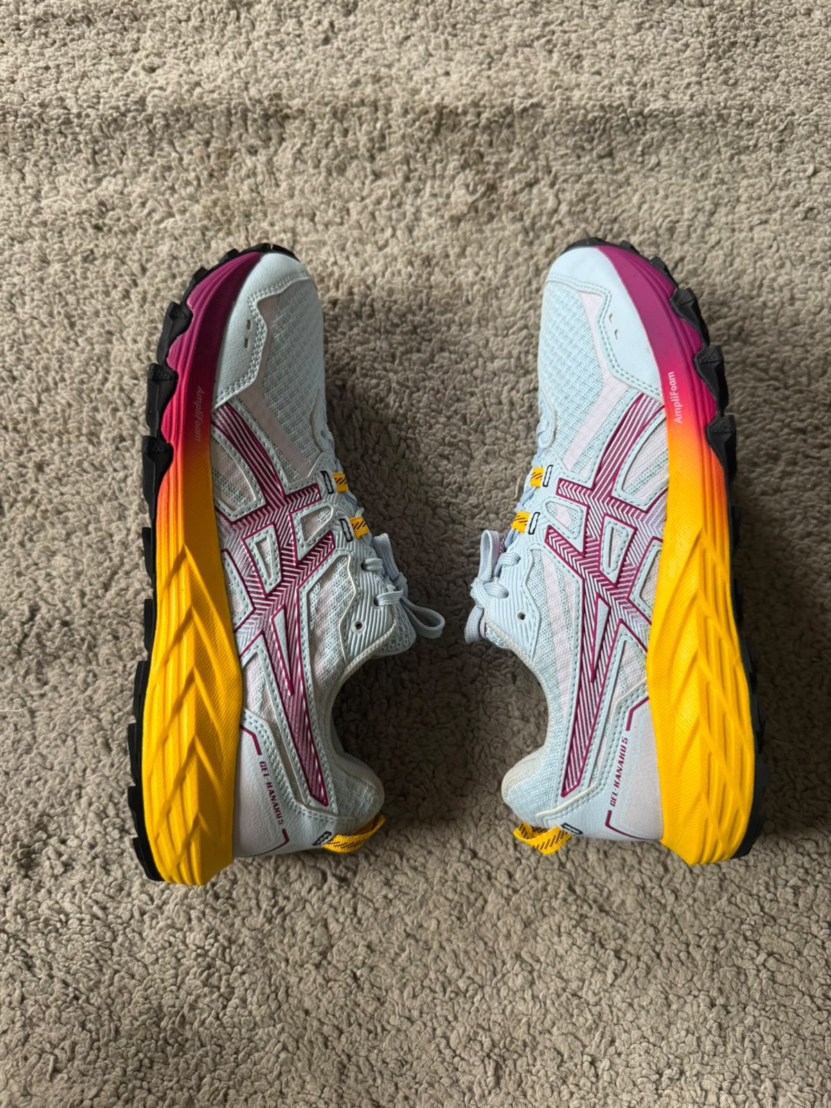 ASICS SIZE 39