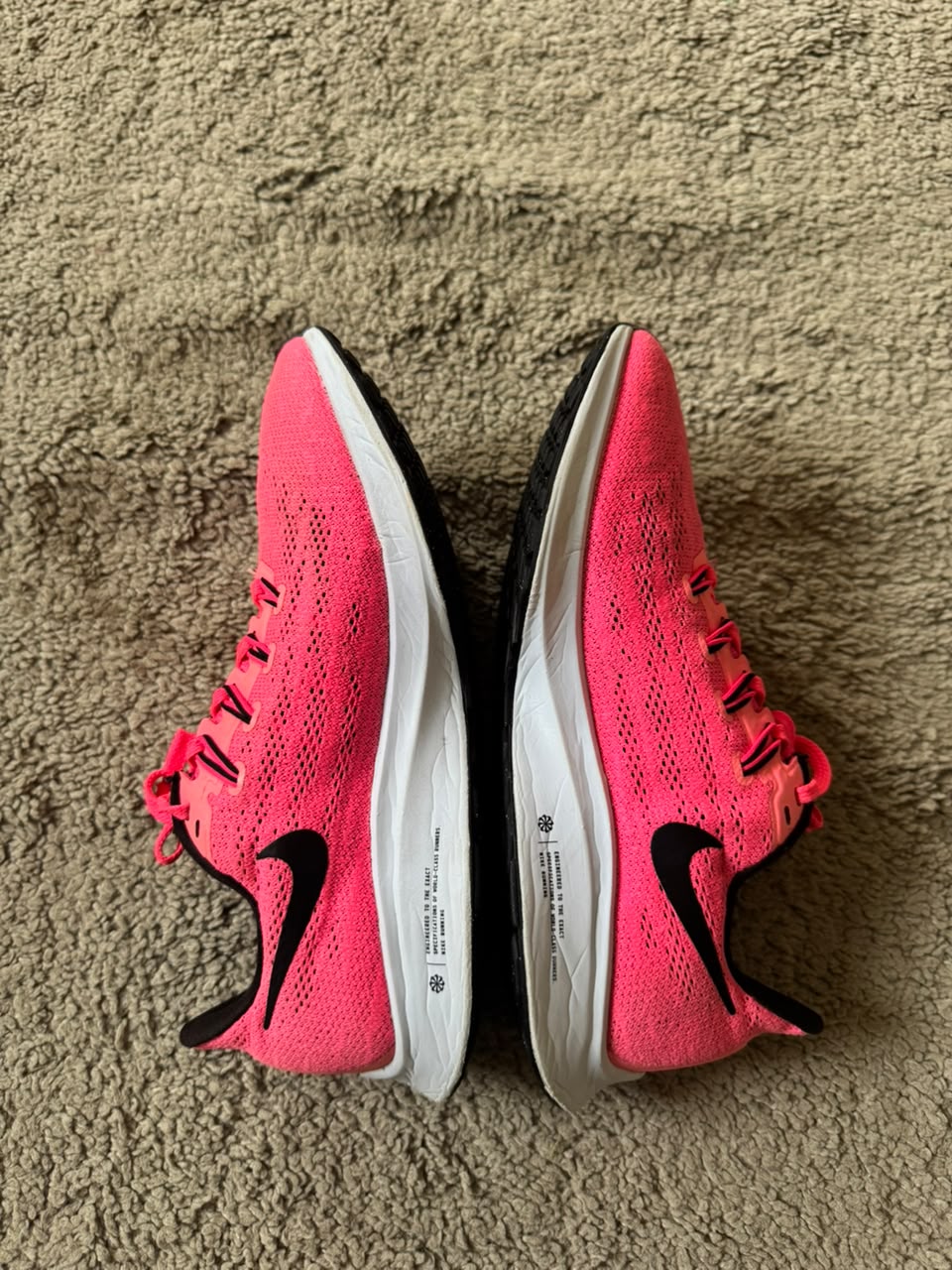 NIKE SIZE 38