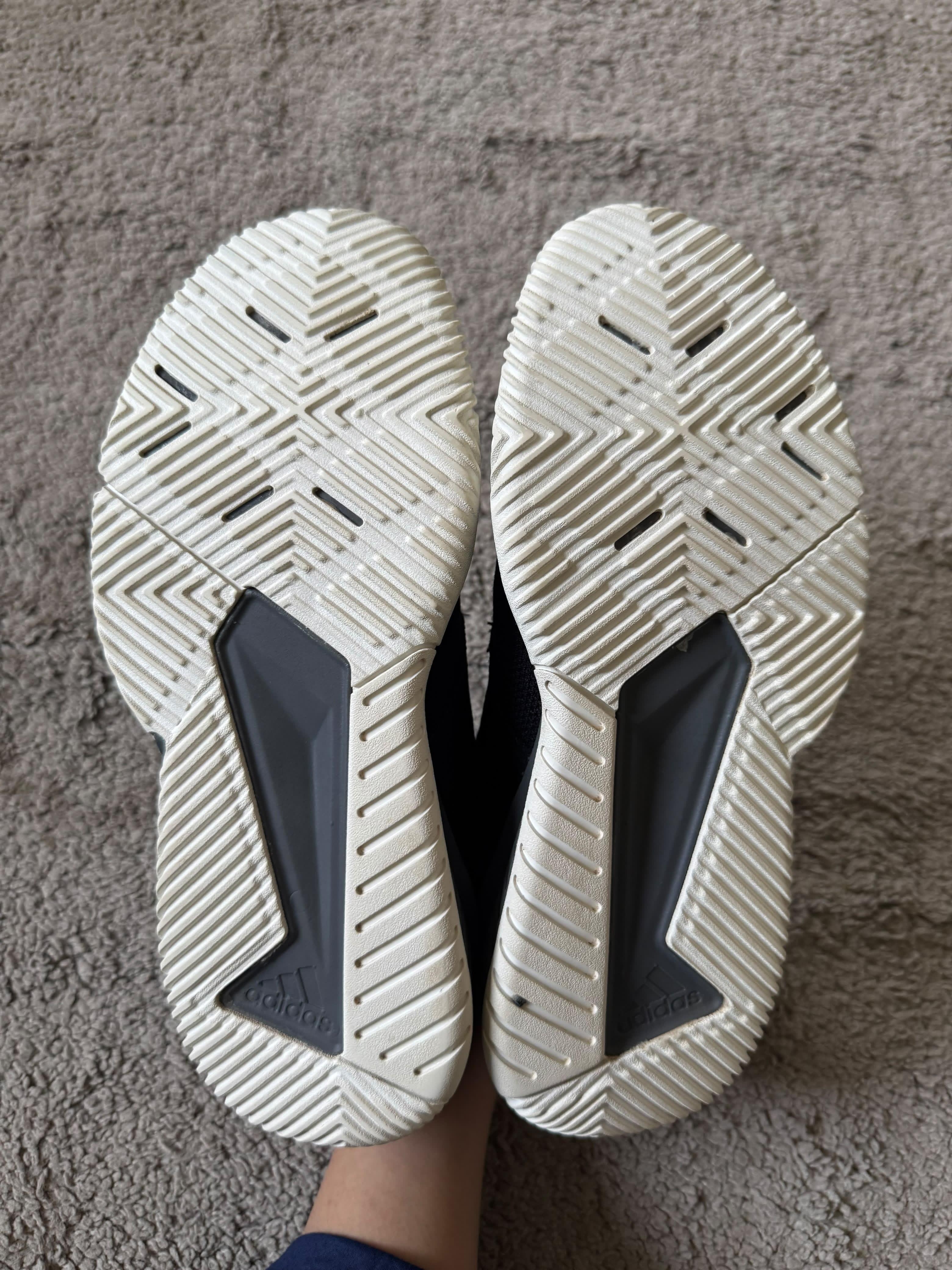 ADIDAS SIZE 41.5