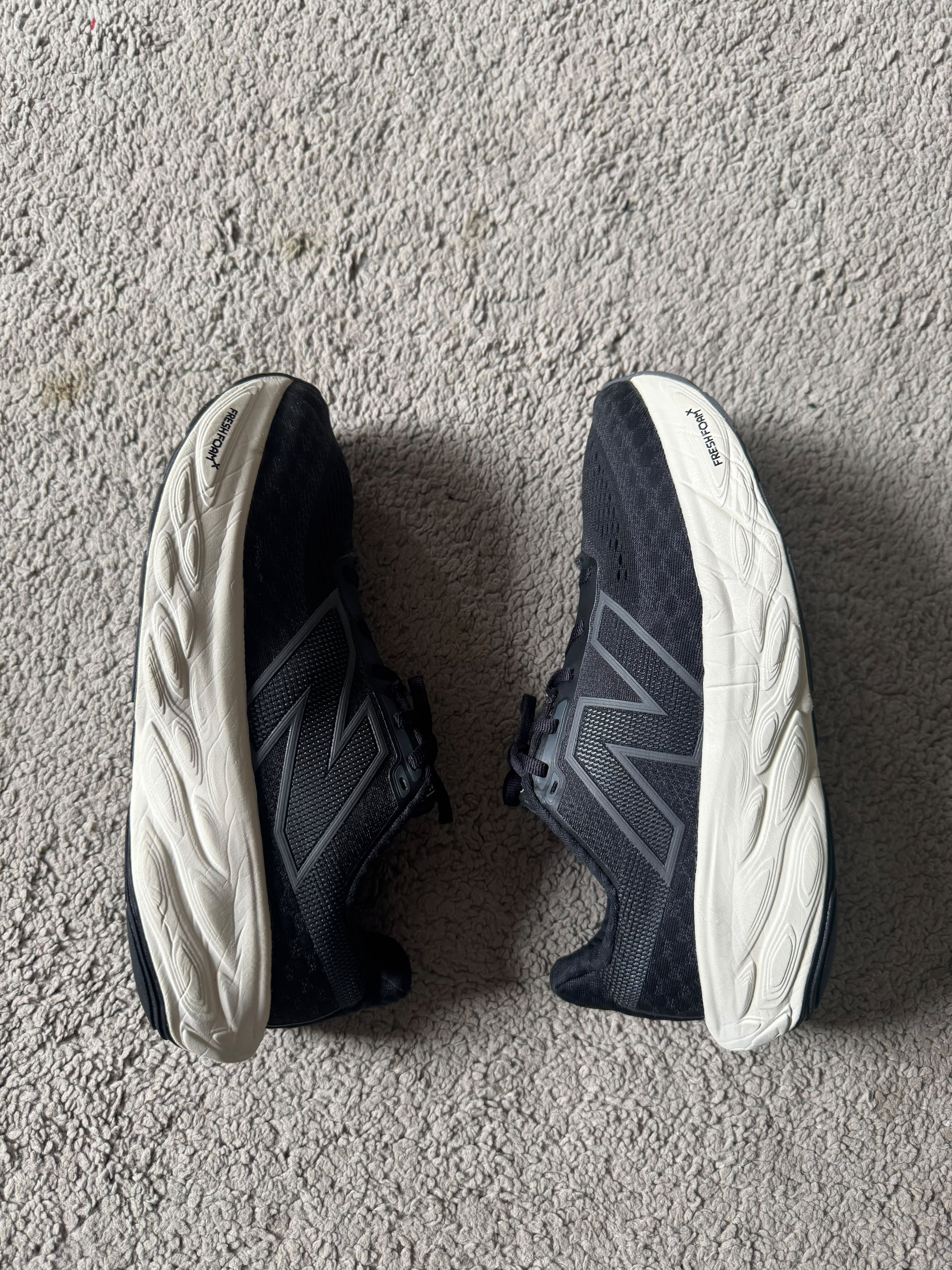 NEW BALANCE SIZE 40.5