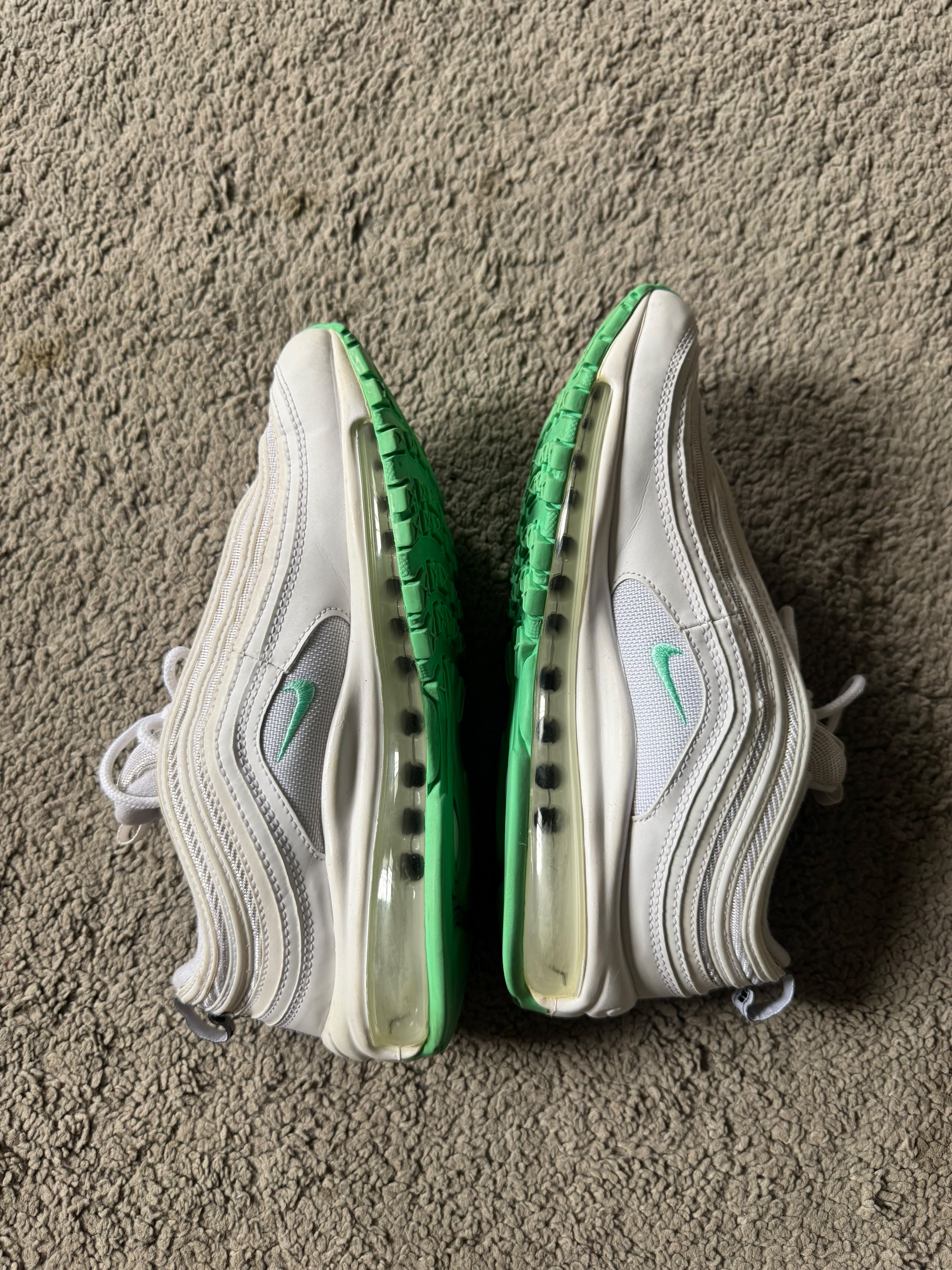 NIKE SIZE 40