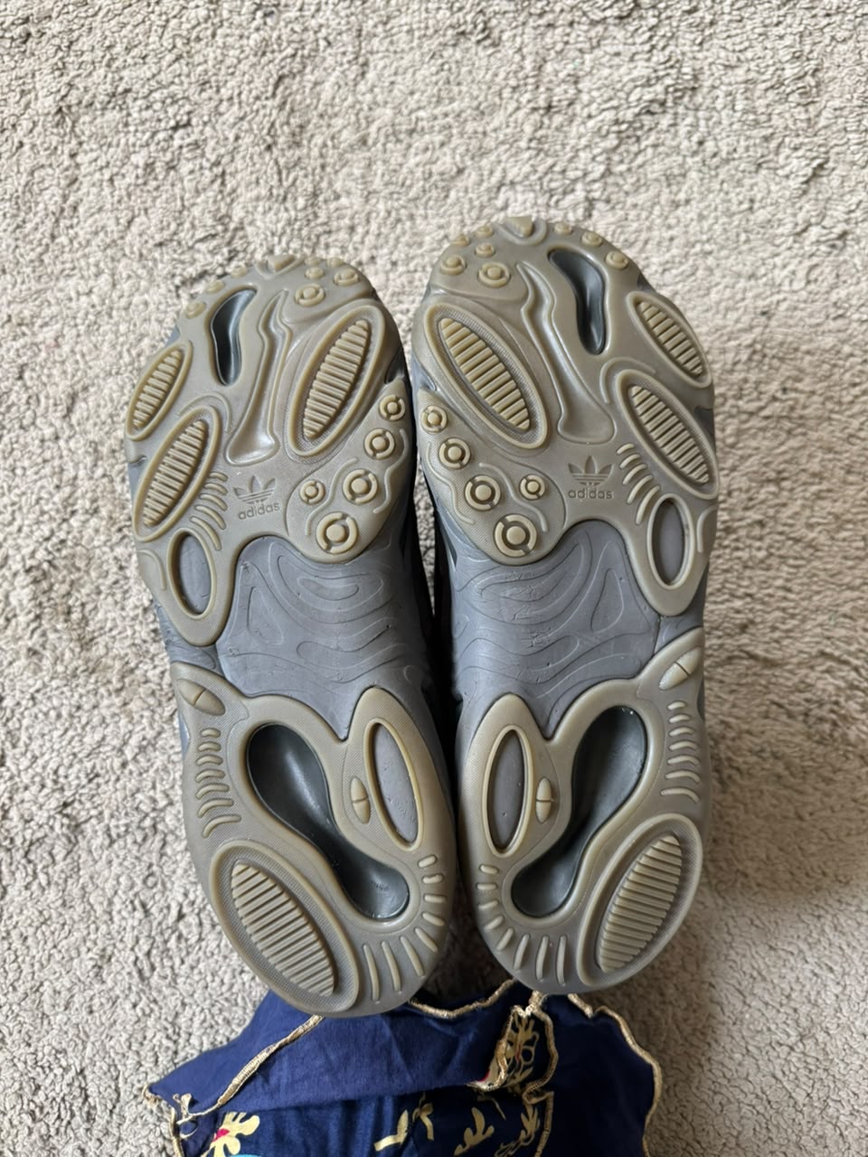 ADIDAS SIZE 41.5