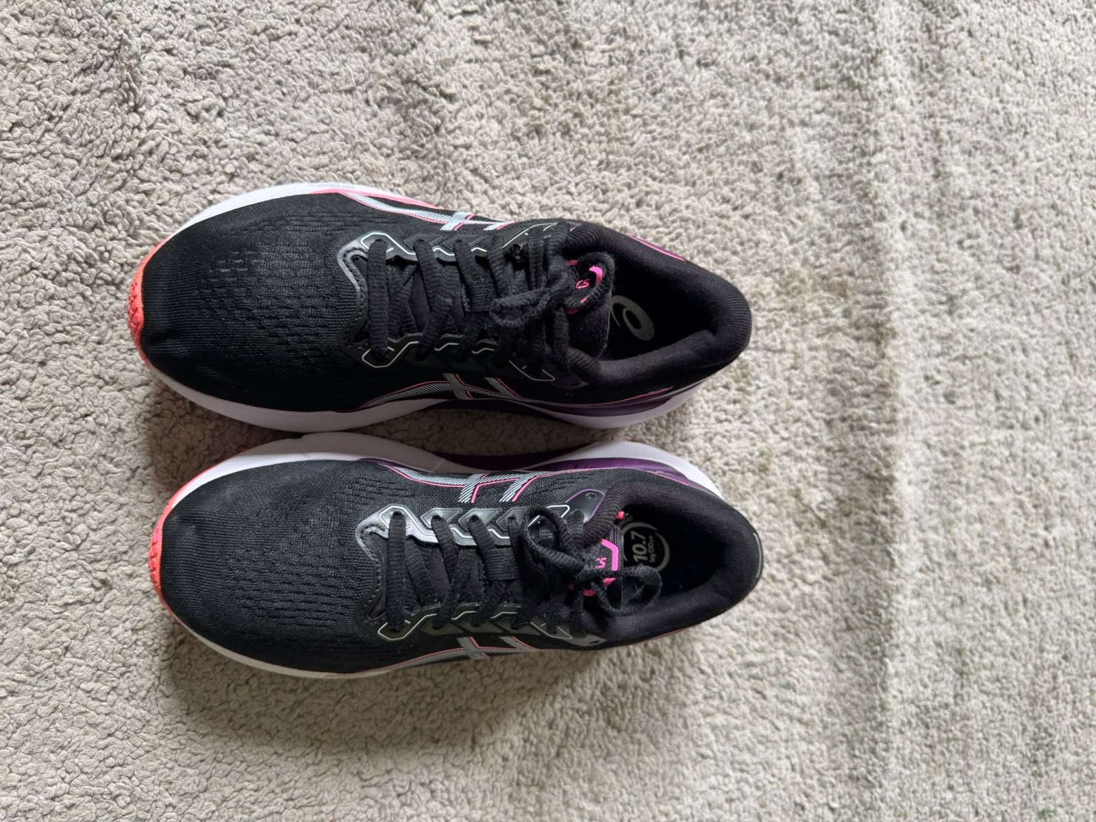 ASICS SIZE 37.5