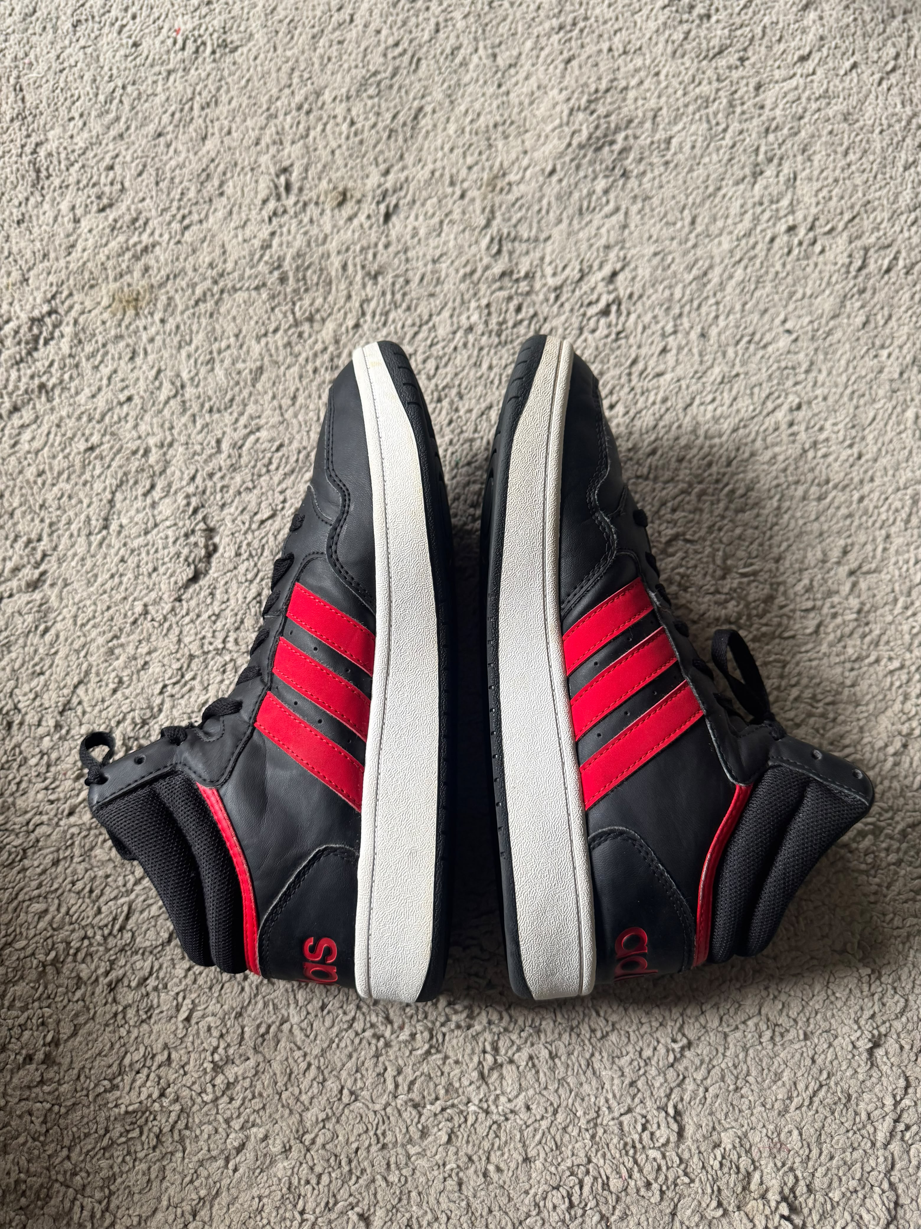 ADIDAS SIZE 41.5