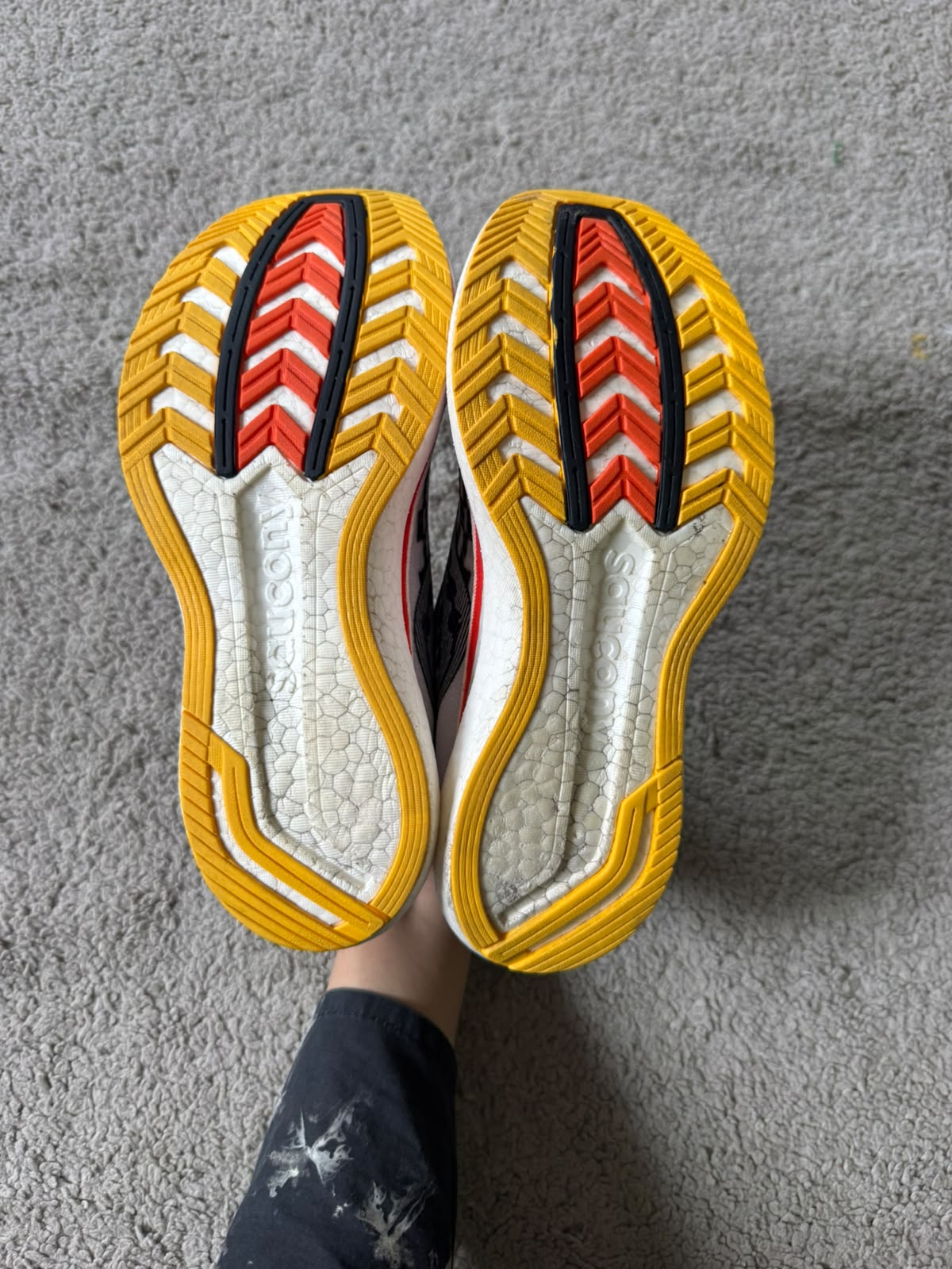 SAUCONY SIZE 39