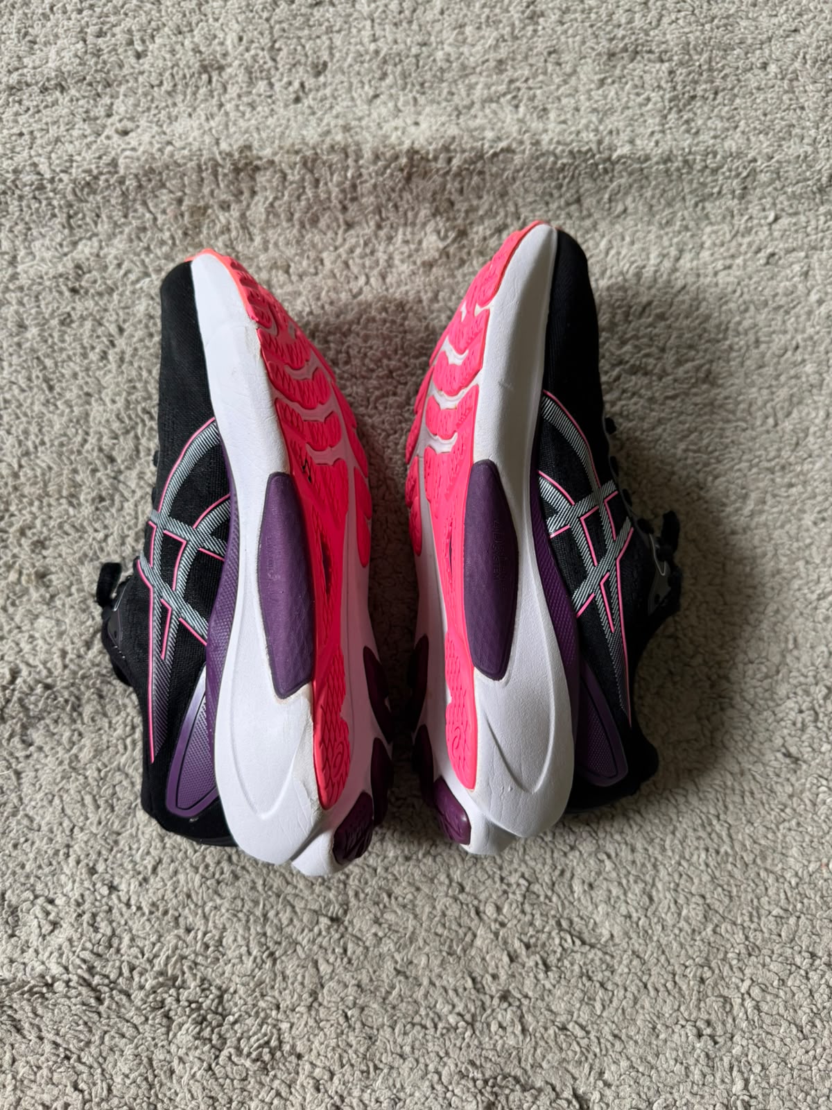 ASICS SIZE 37.5