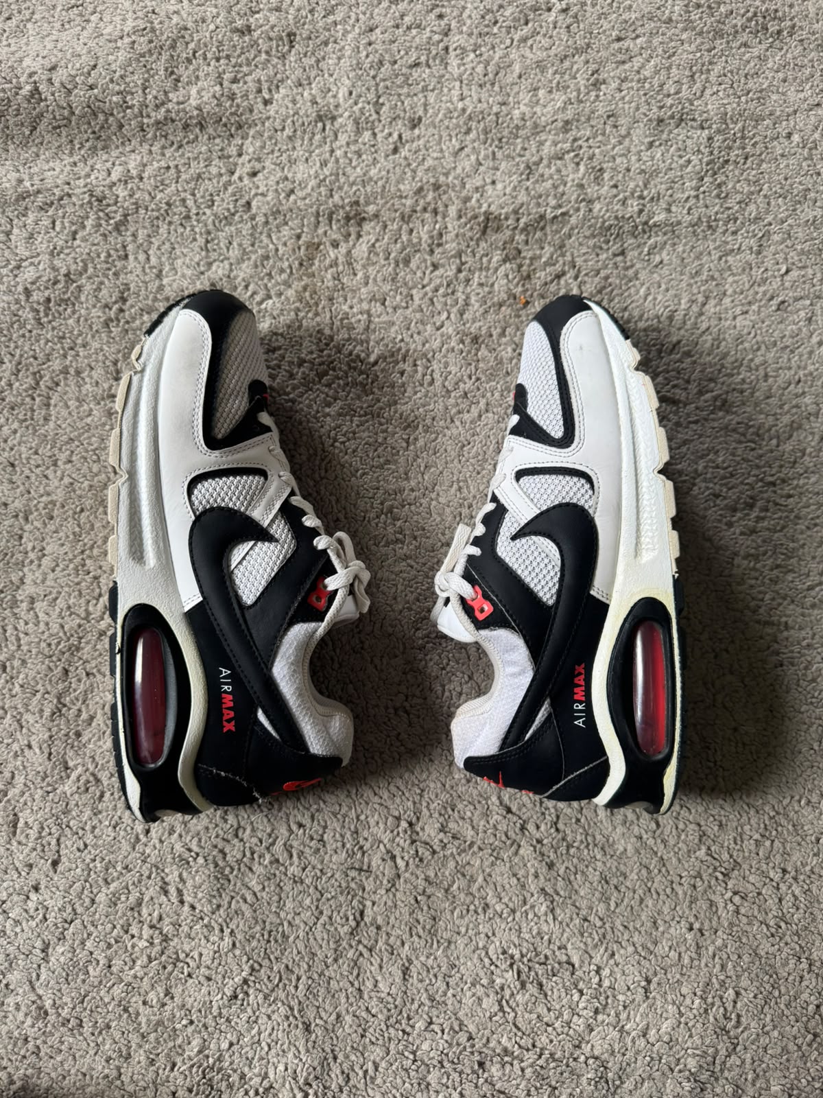 NIKE SIZE 42