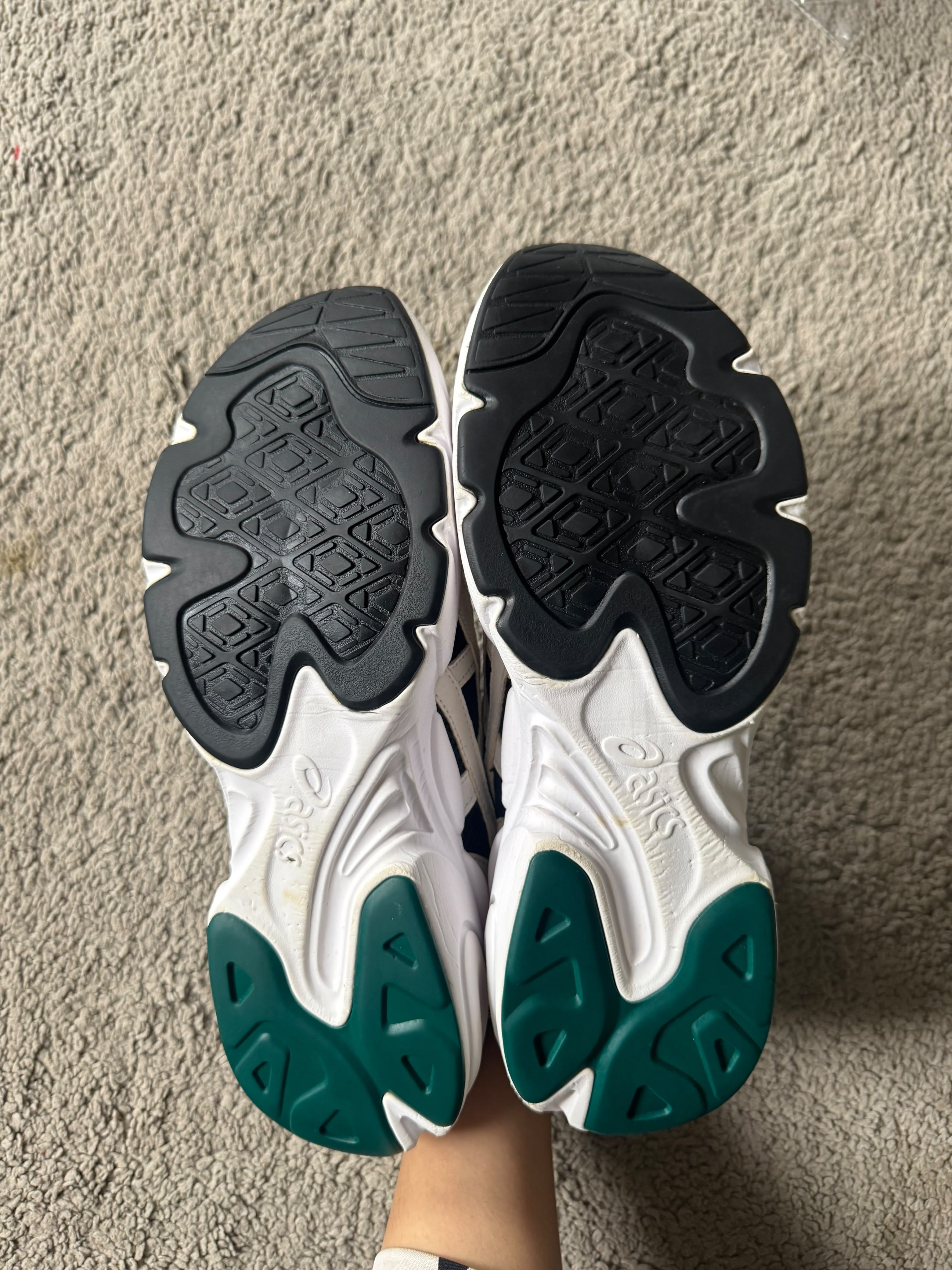 ASICS SIZE 42
