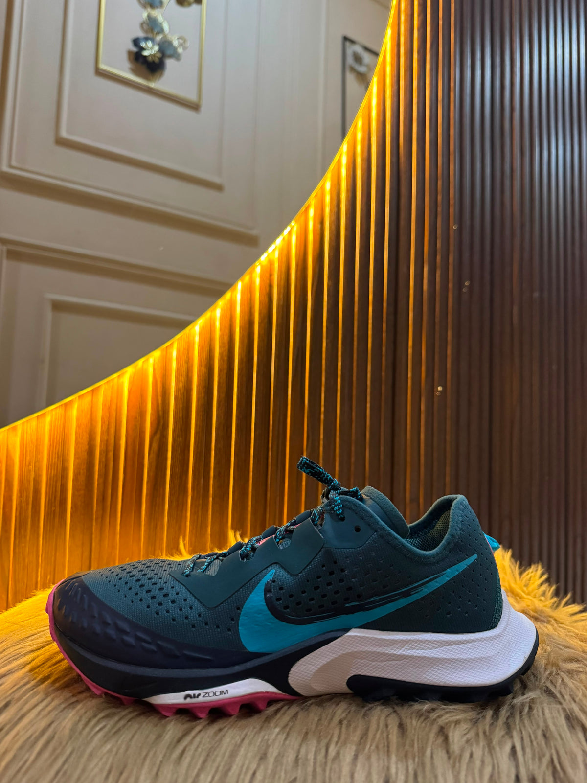 NIKE SIZE 38