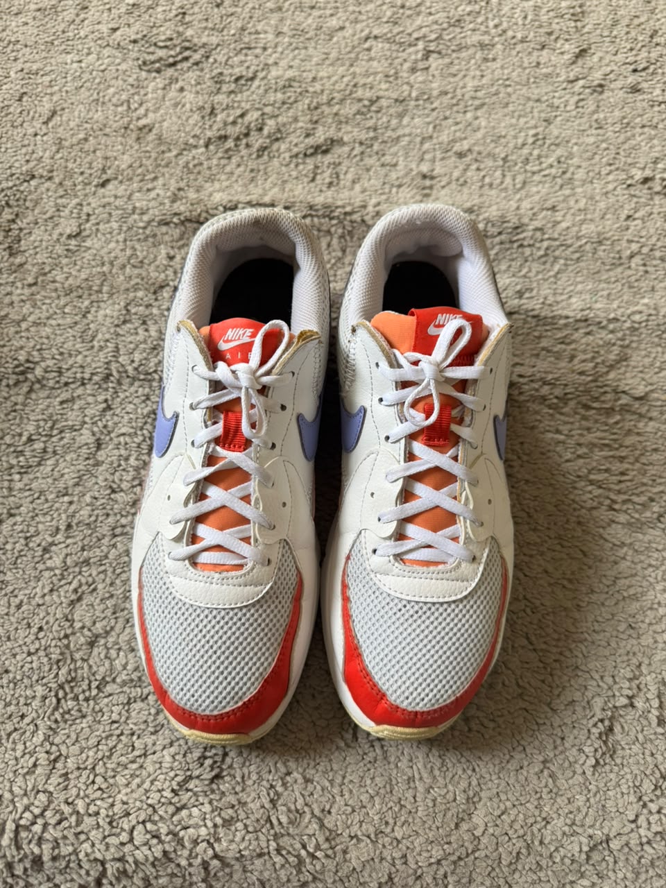 NIKE SIZE 40.5