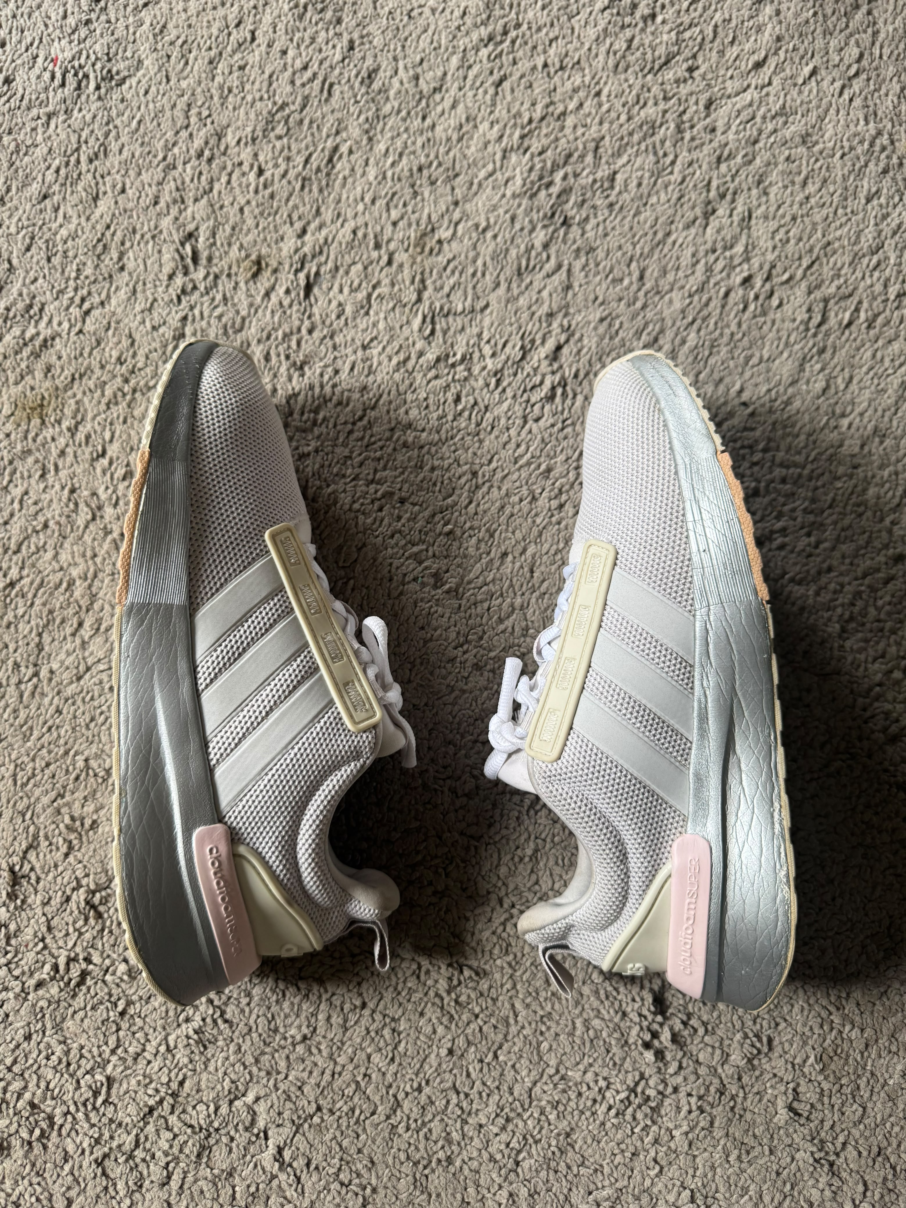 ADIDAS SIZE 41.5