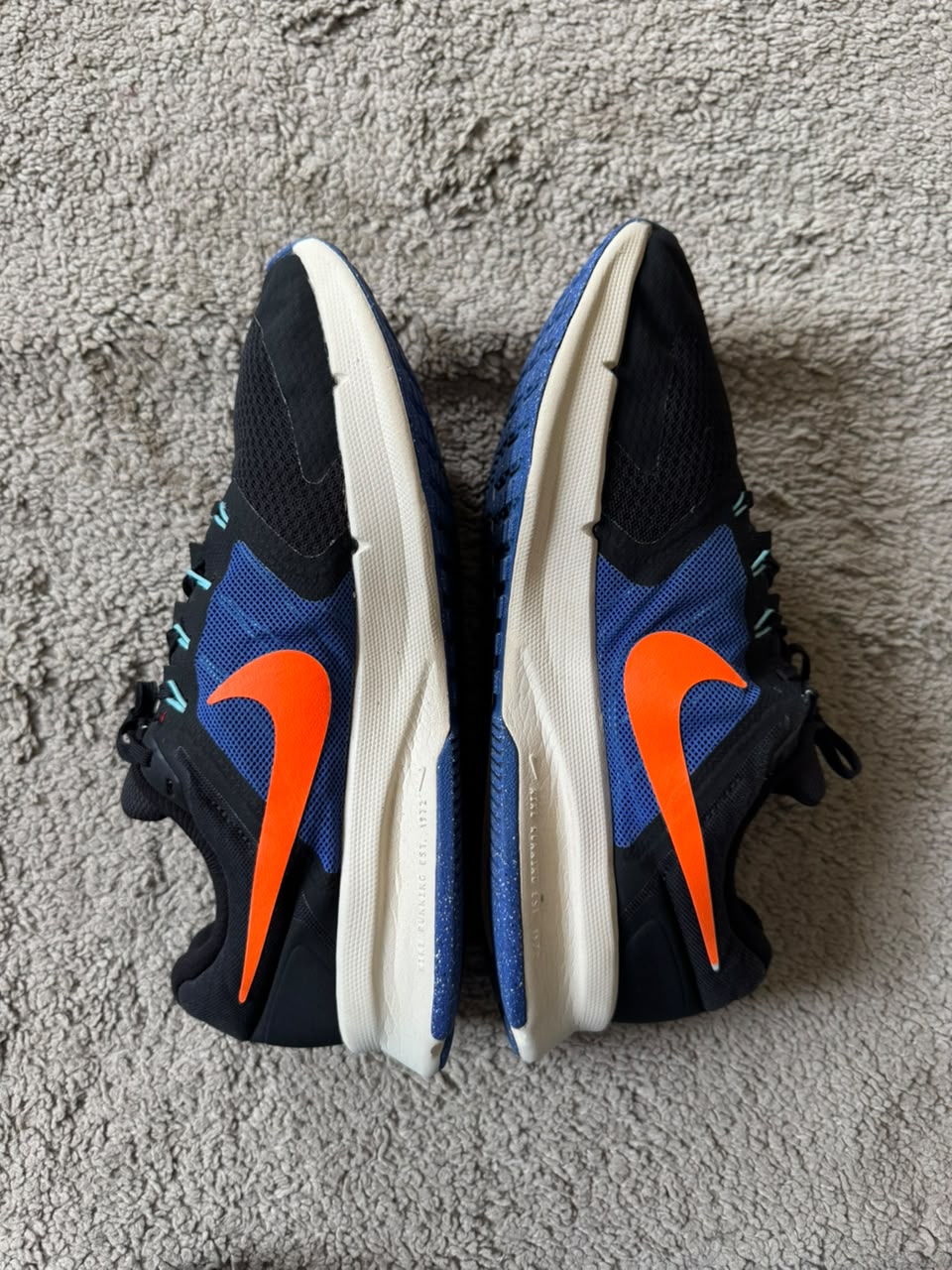 NIKE SIZE 44
