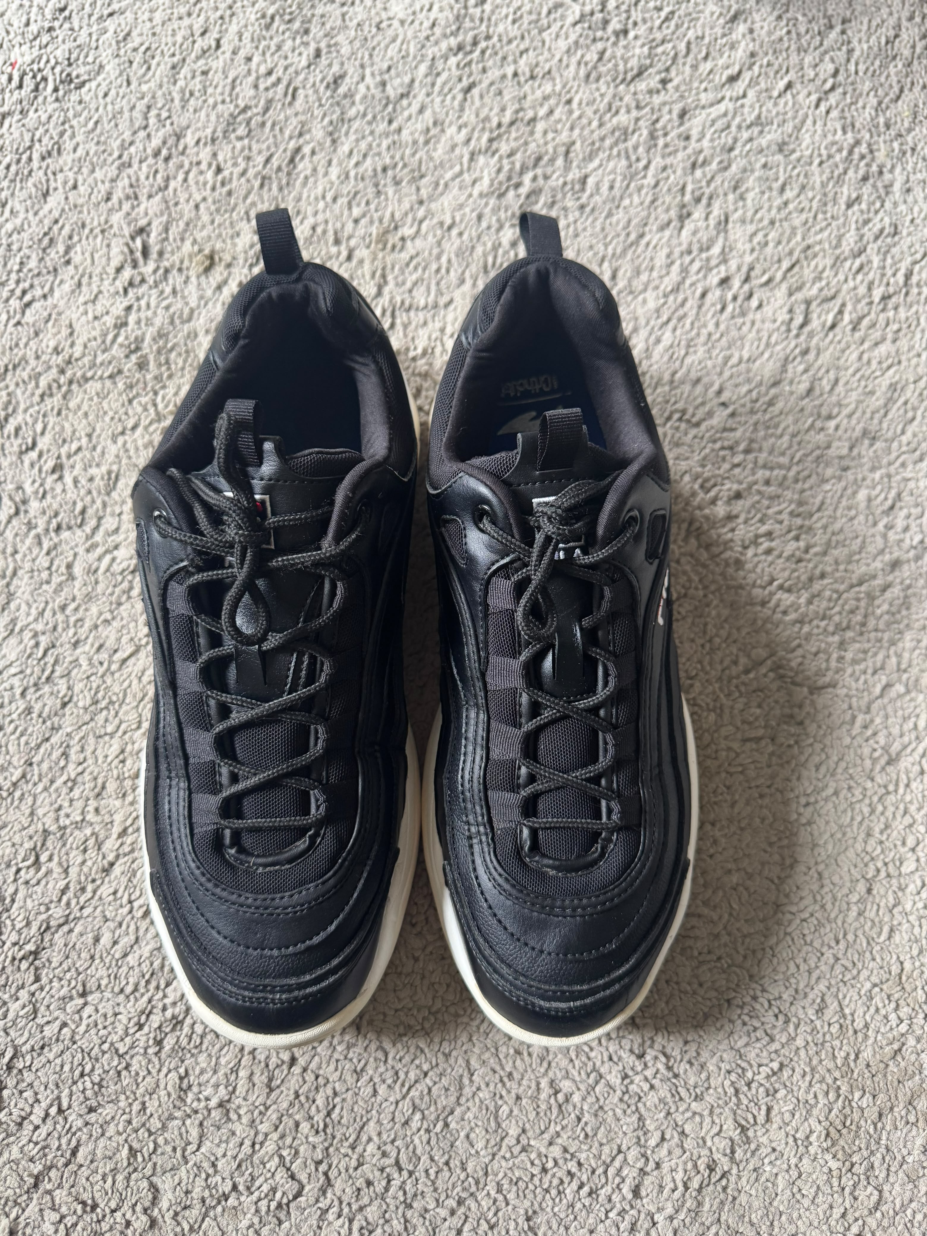 FILA SIZE 43