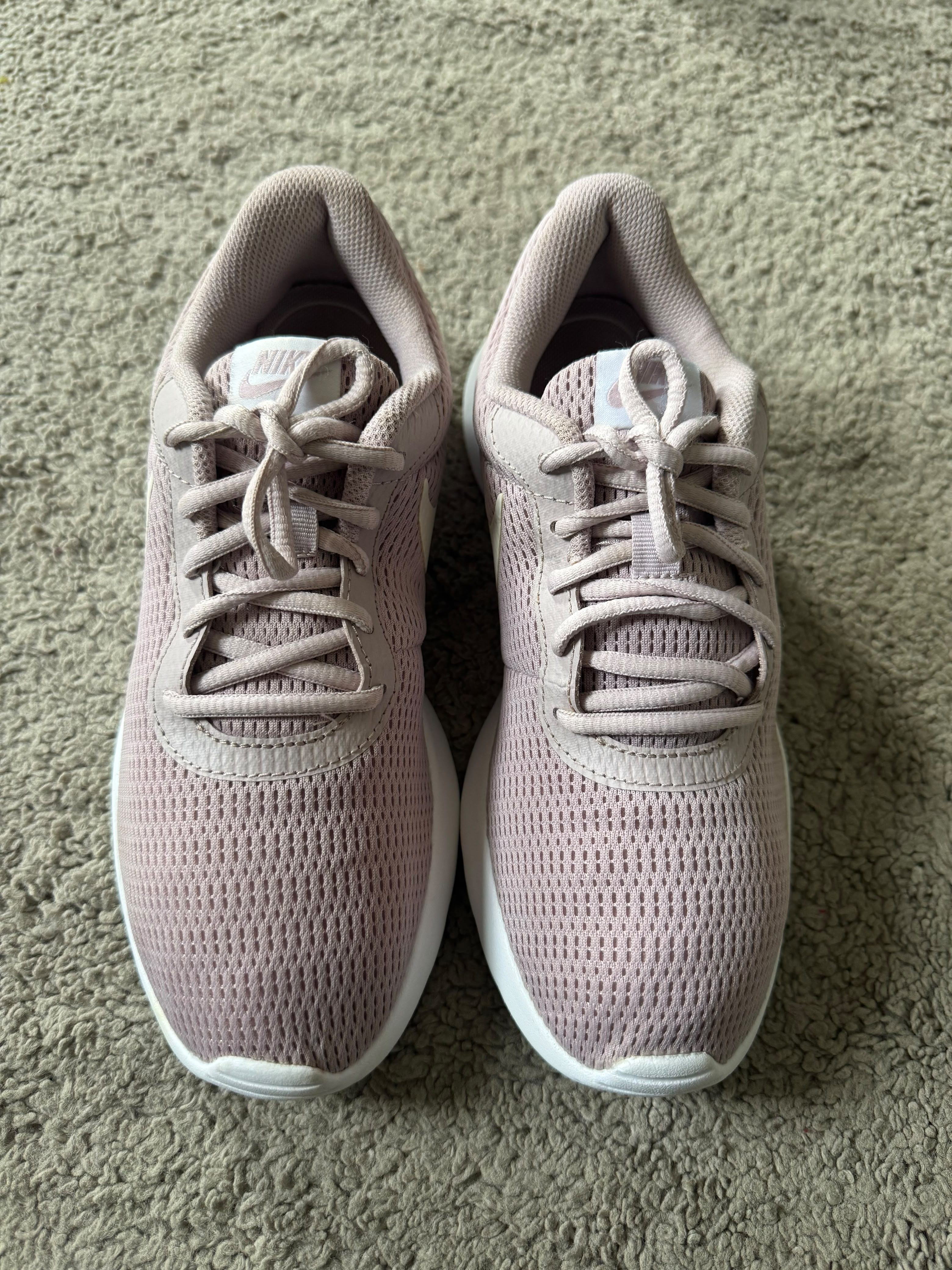 Nike Tanjun