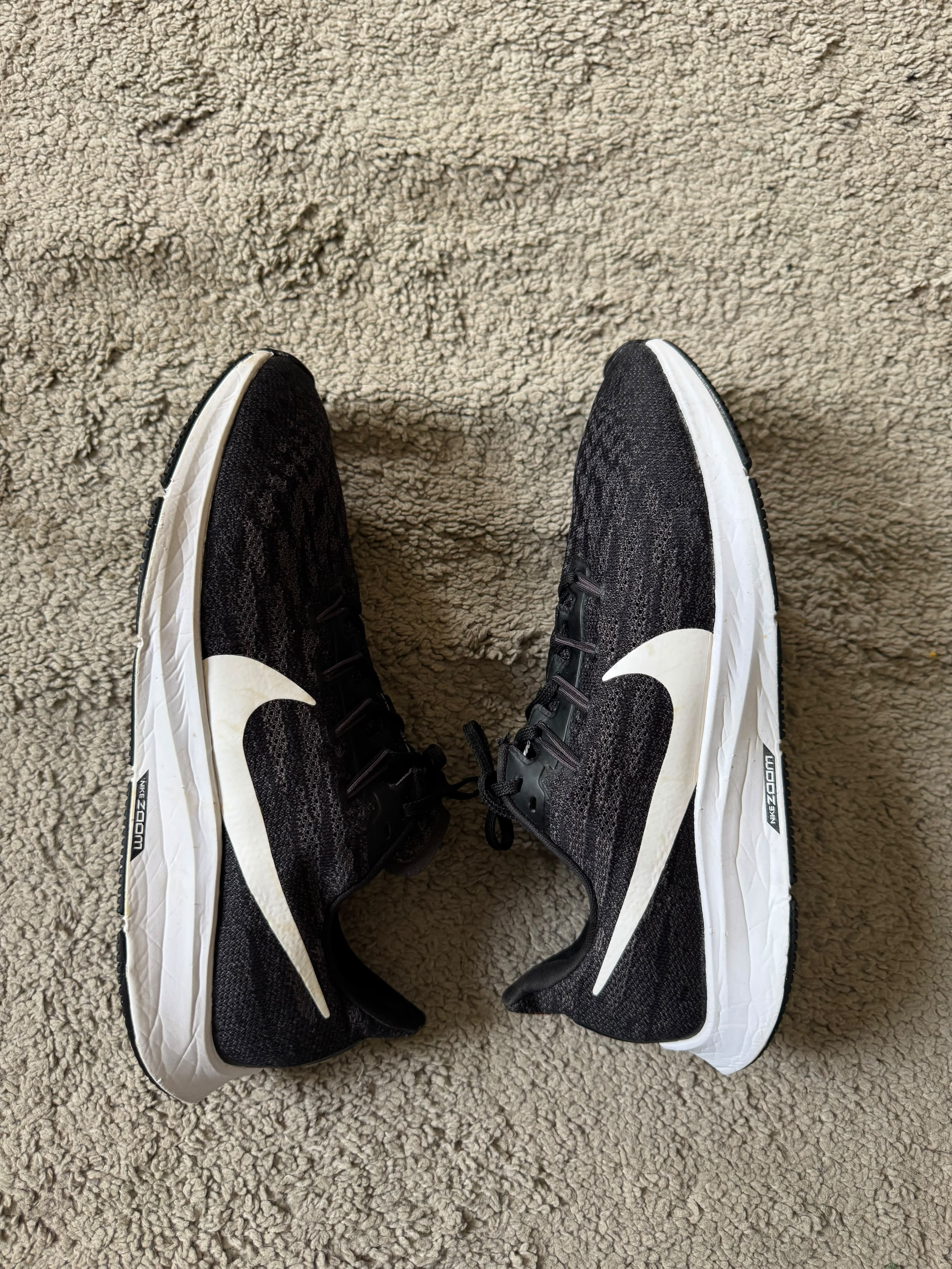 NIKE SIZE 44