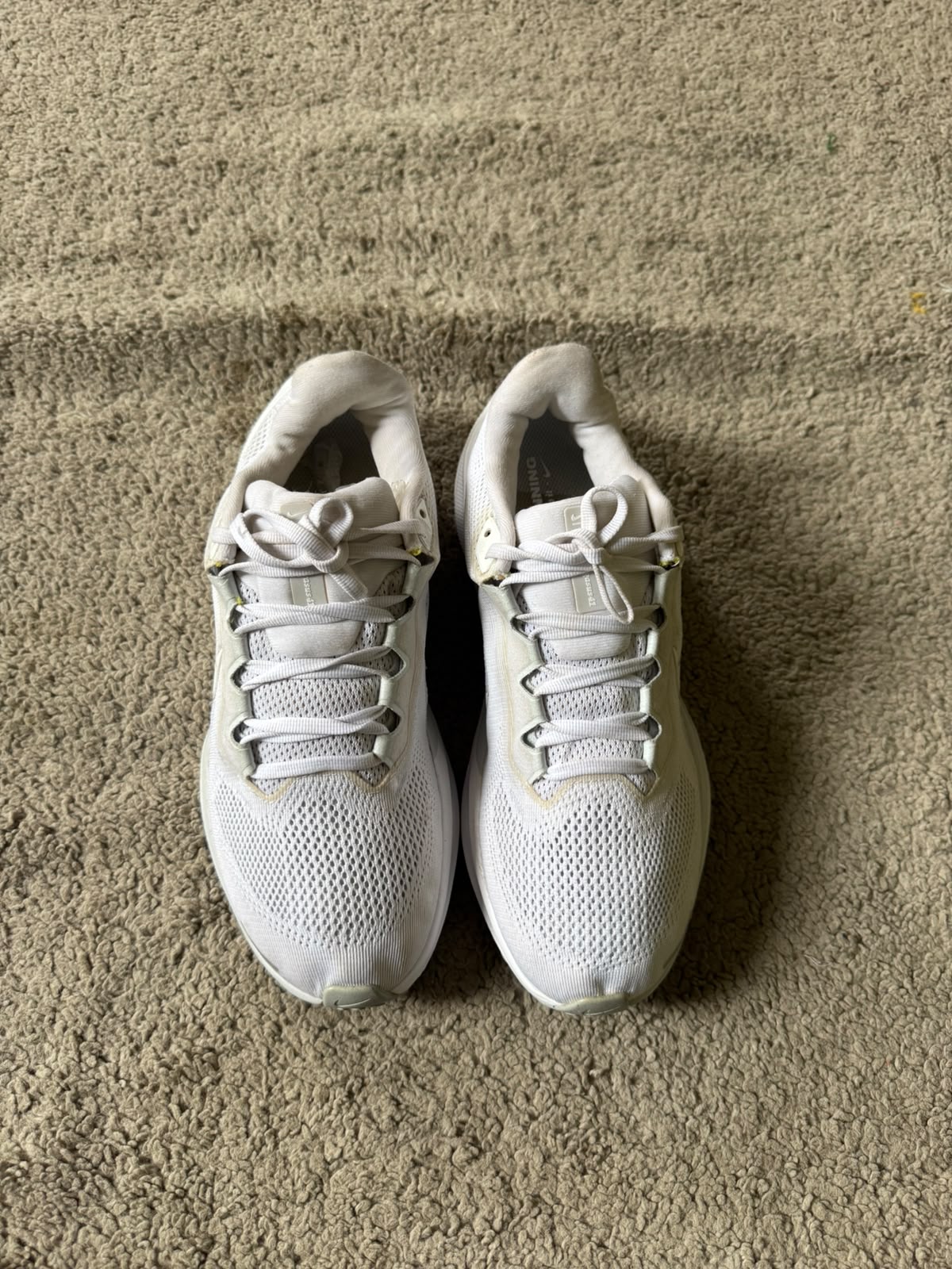 NIKE SIZE 40.5