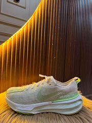 NIKE SIZE 40.5