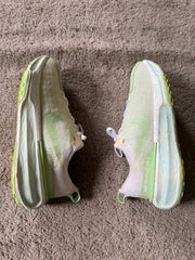 NIKE SIZE 40.5