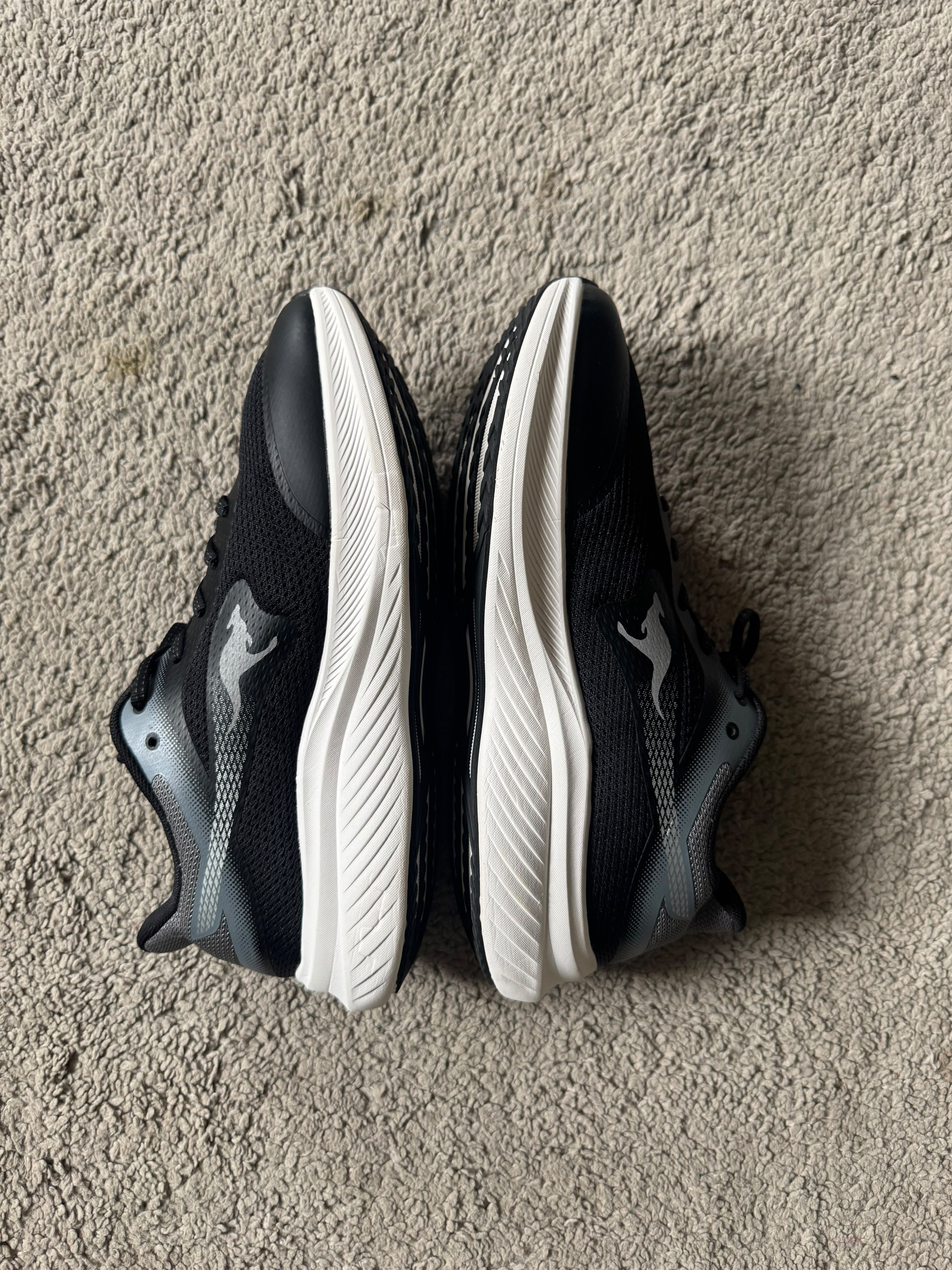 KangaROOS SIZE 42