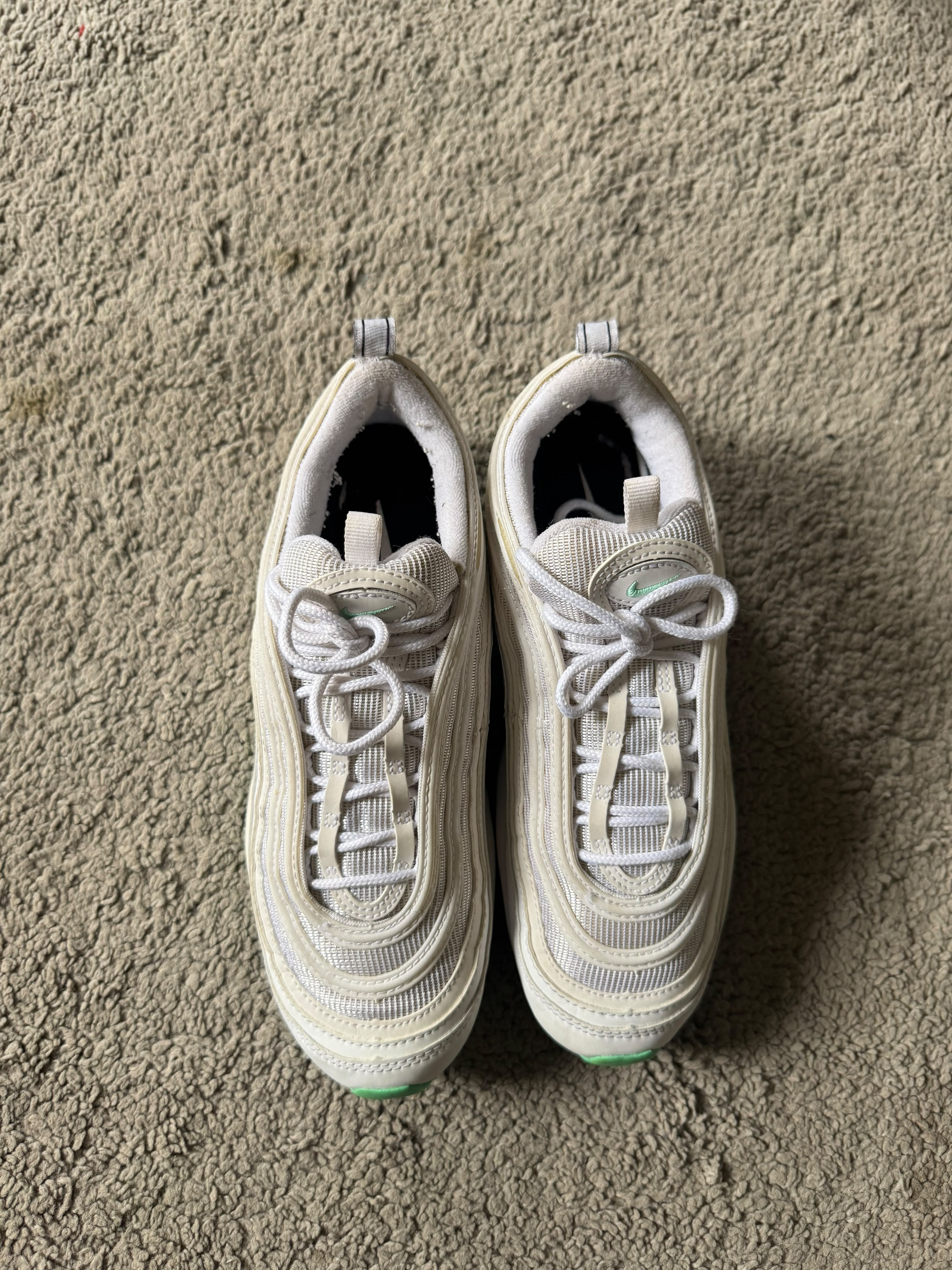 NIKE SIZE 40