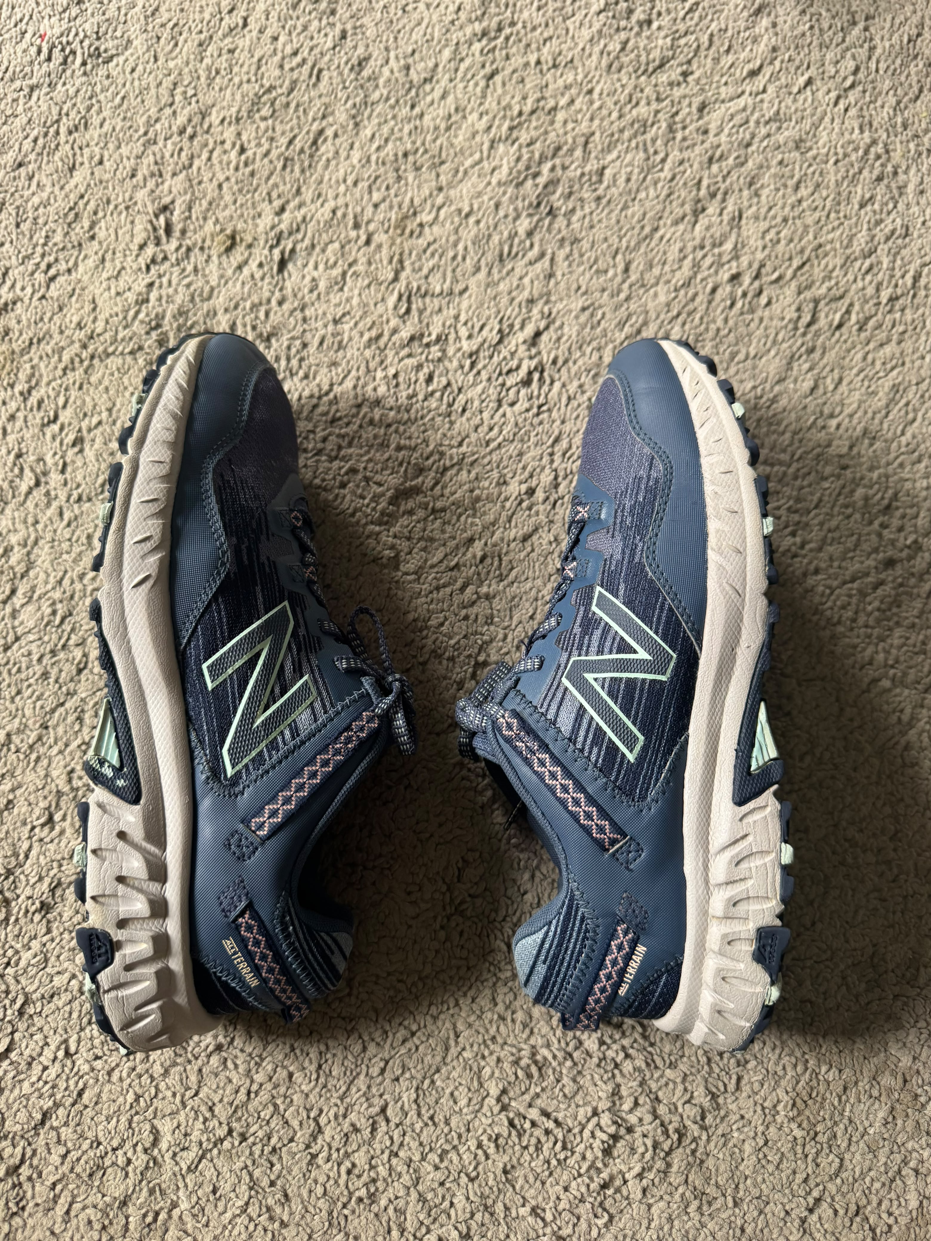 NEW BALANCE SIZE 41.5