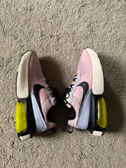 NIKE SIZE 41