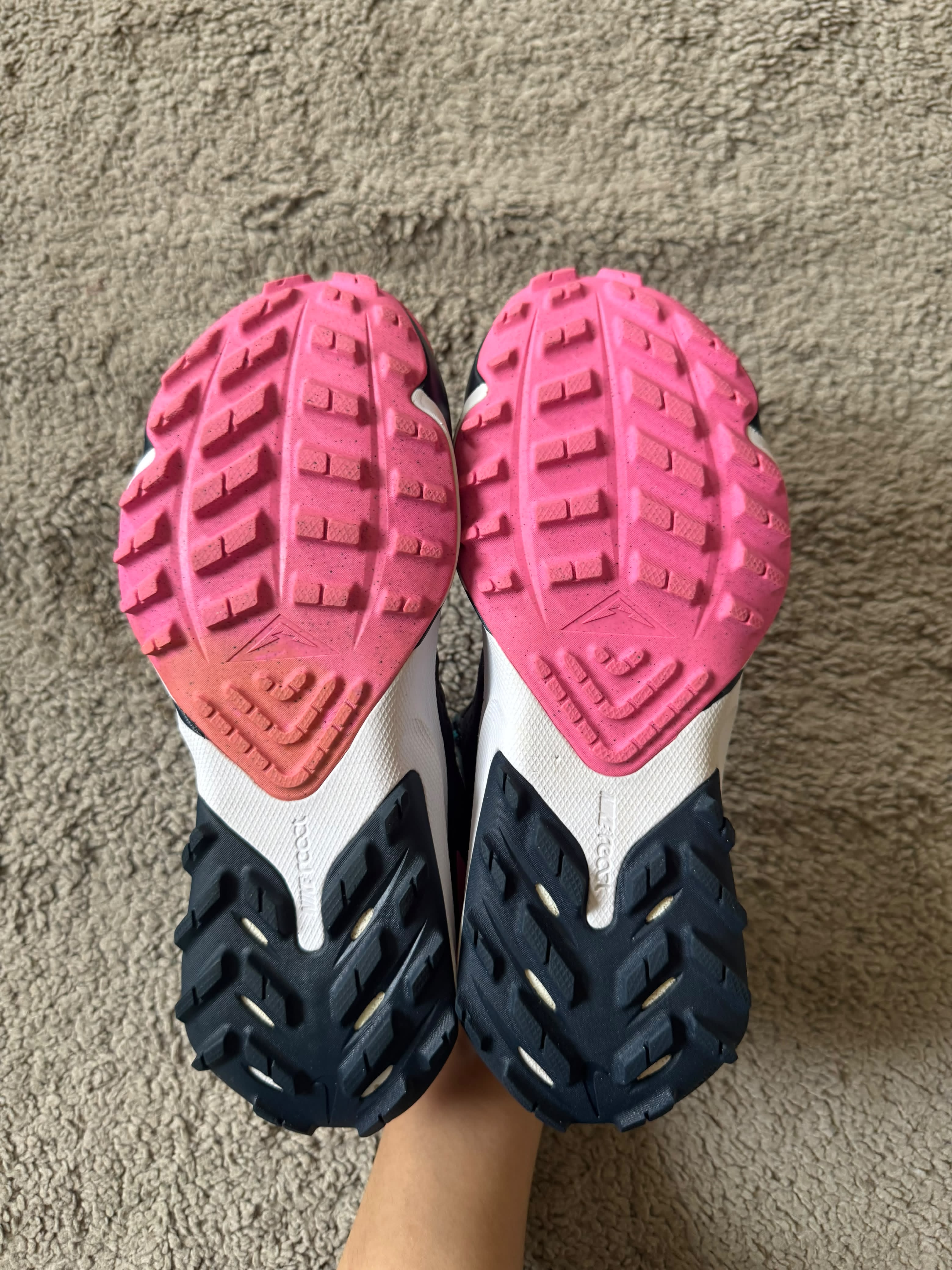 NIKE SIZE 38