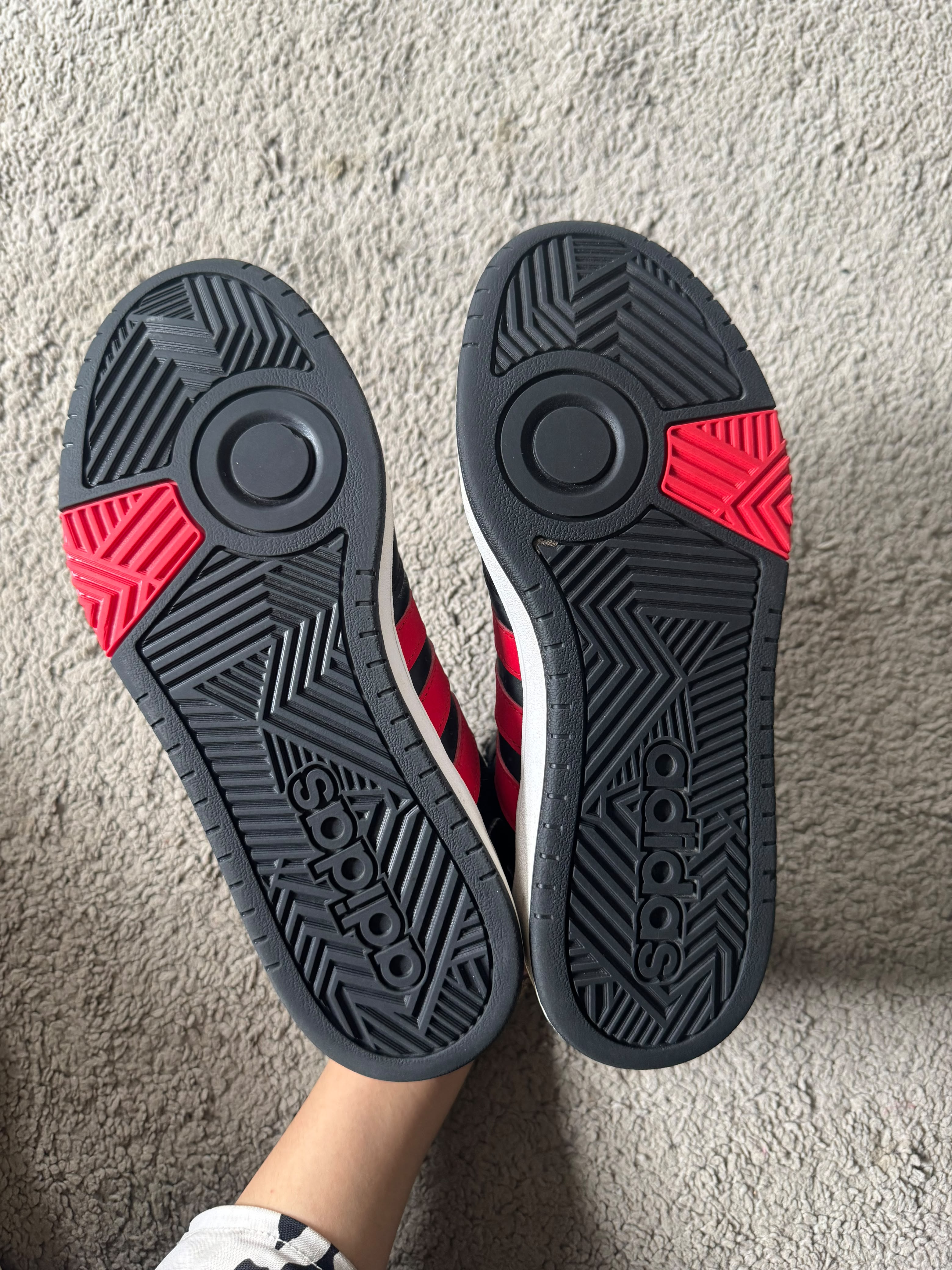 ADIDAS SIZE 41.5