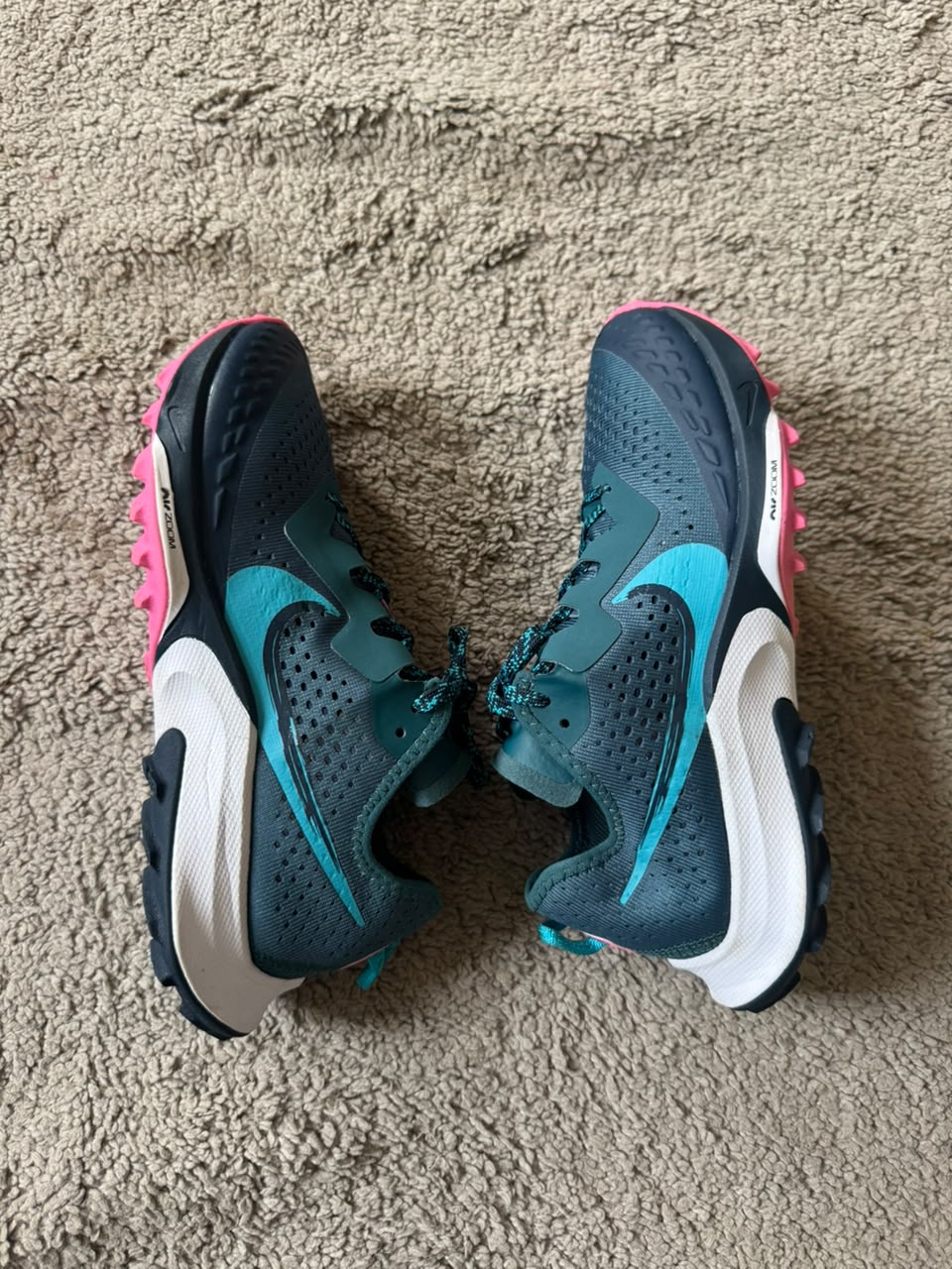 NIKE SIZE 38