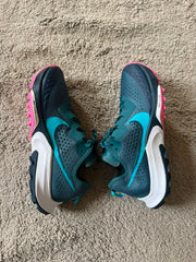 NIKE SIZE 38