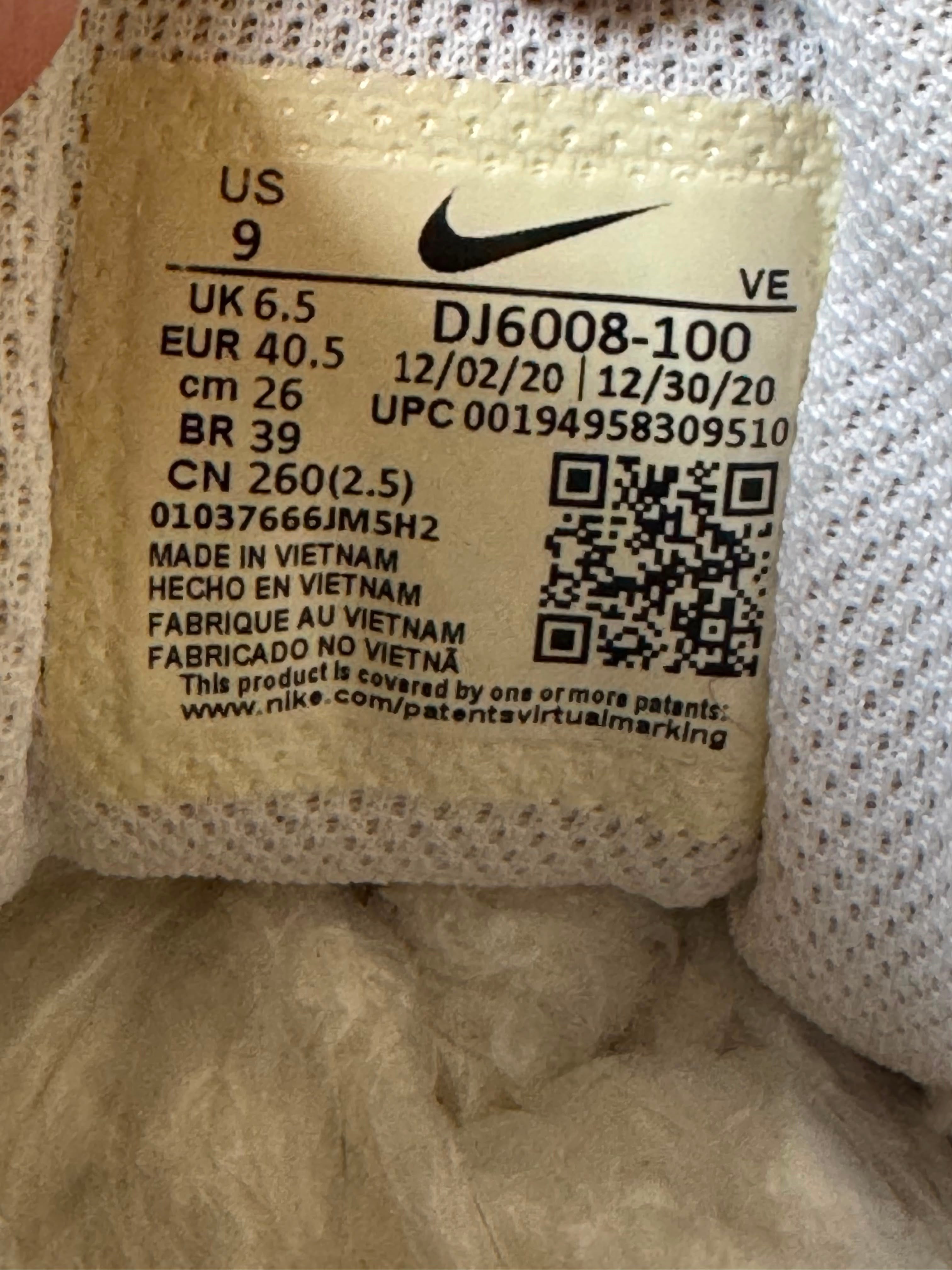 NIKE SIZE 40.5