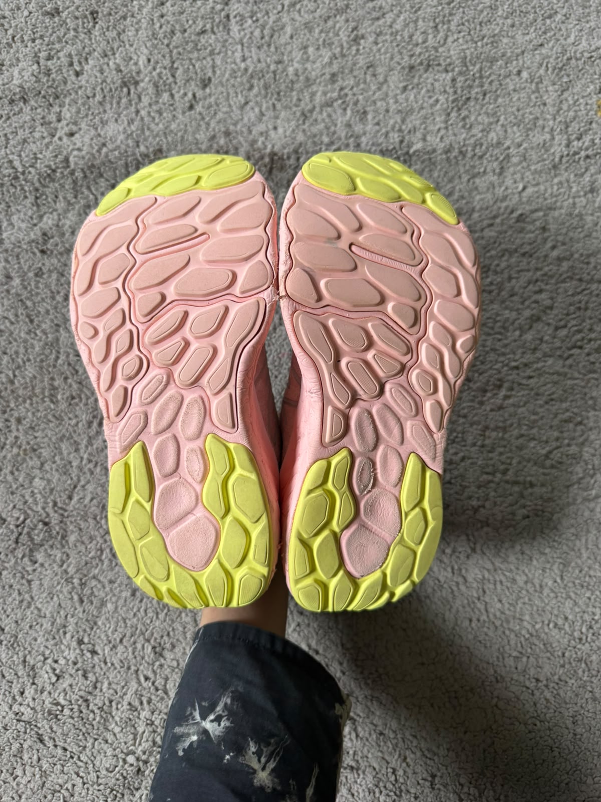 NEW BALANCE SIZE 36.5