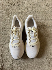 NIKE SIZE 38.5