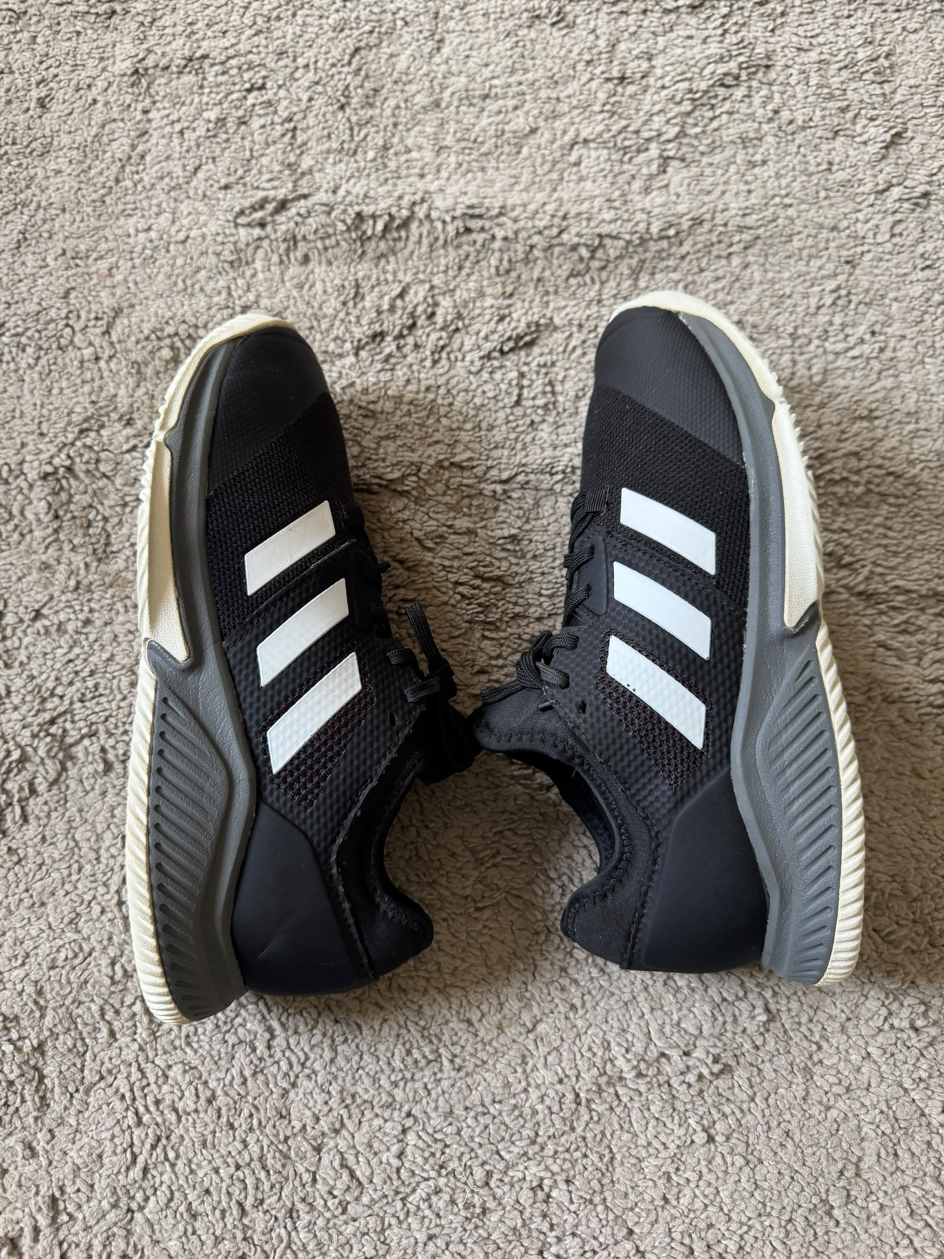 ADIDAS SIZE 41.5