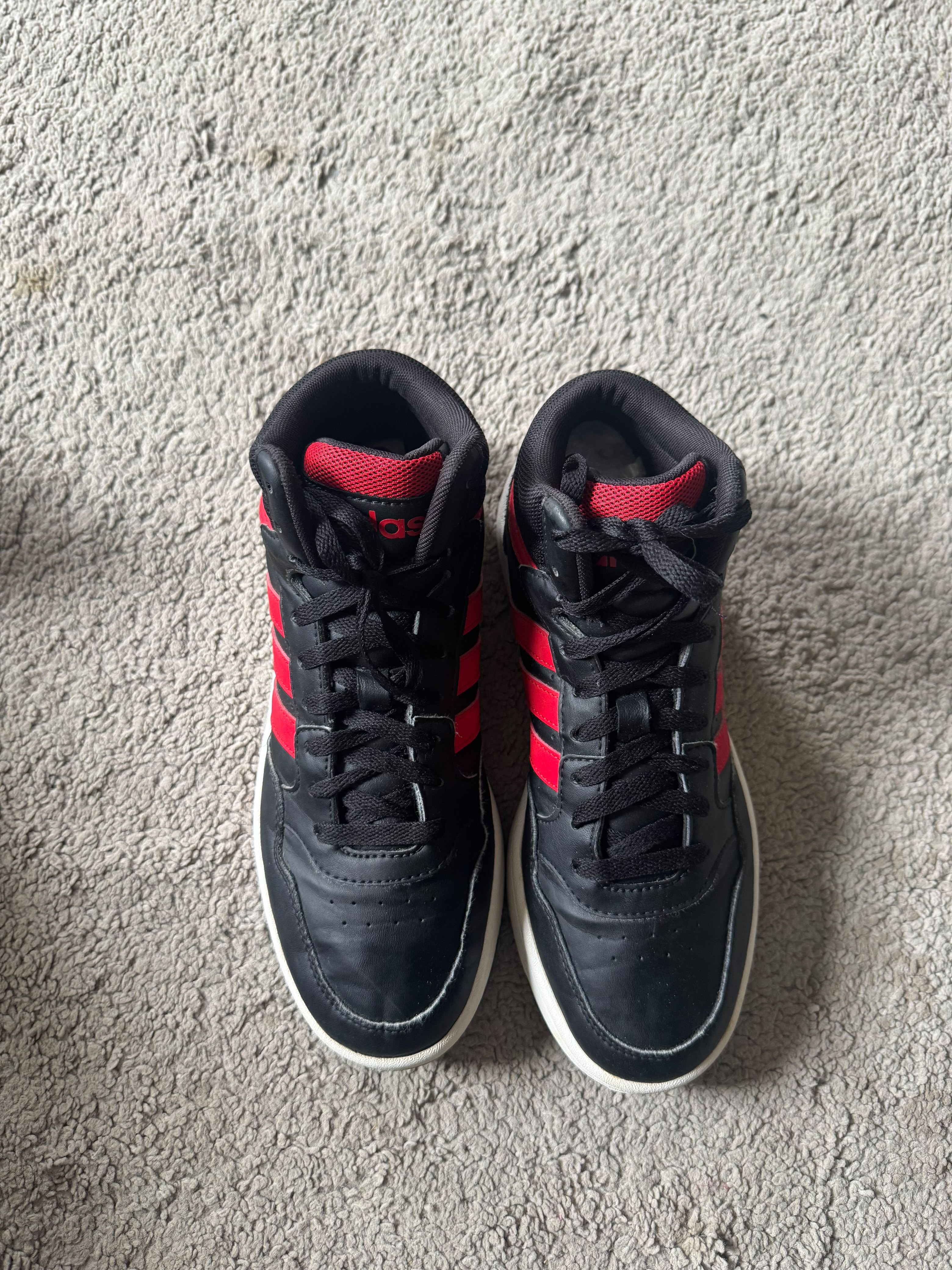 ADIDAS SIZE 41.5