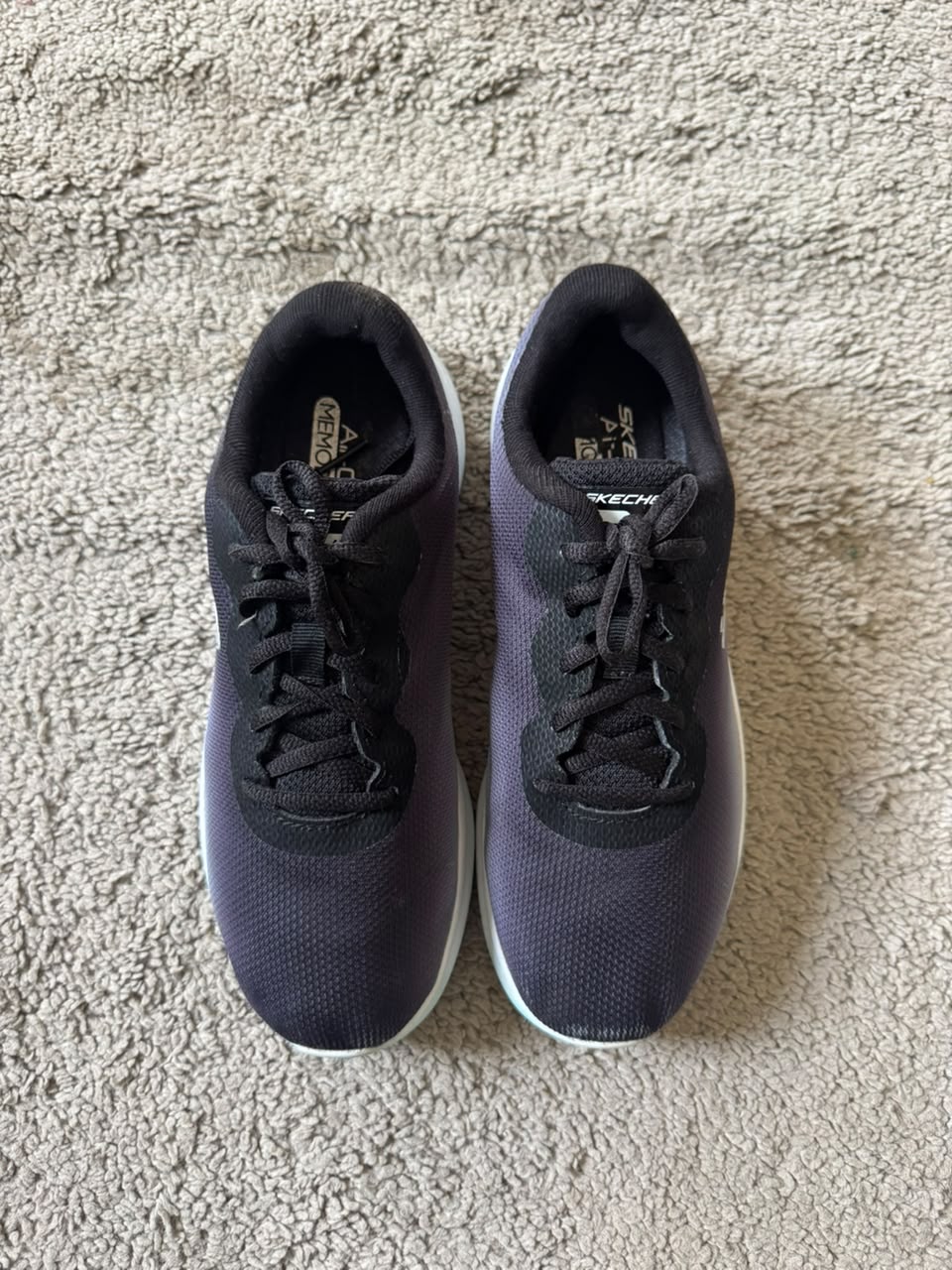 SKECHERS SIZE 37.5
