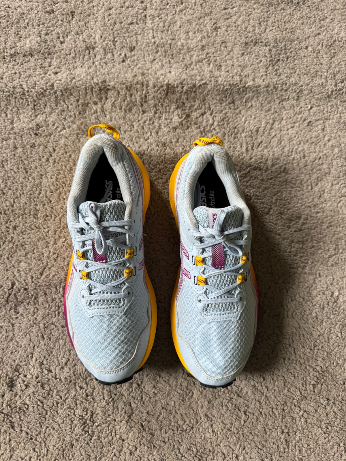 ASICS SIZE 39
