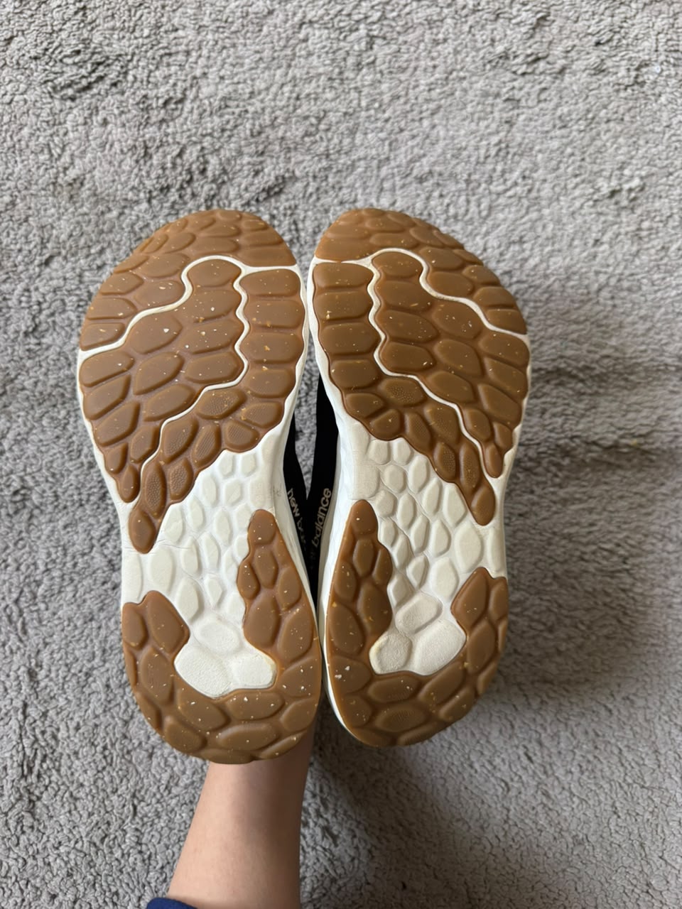 NEW BALANCE SIZE 40