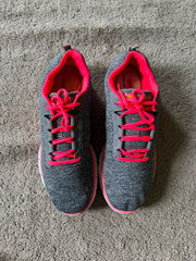 SKECHERS SIZE 42