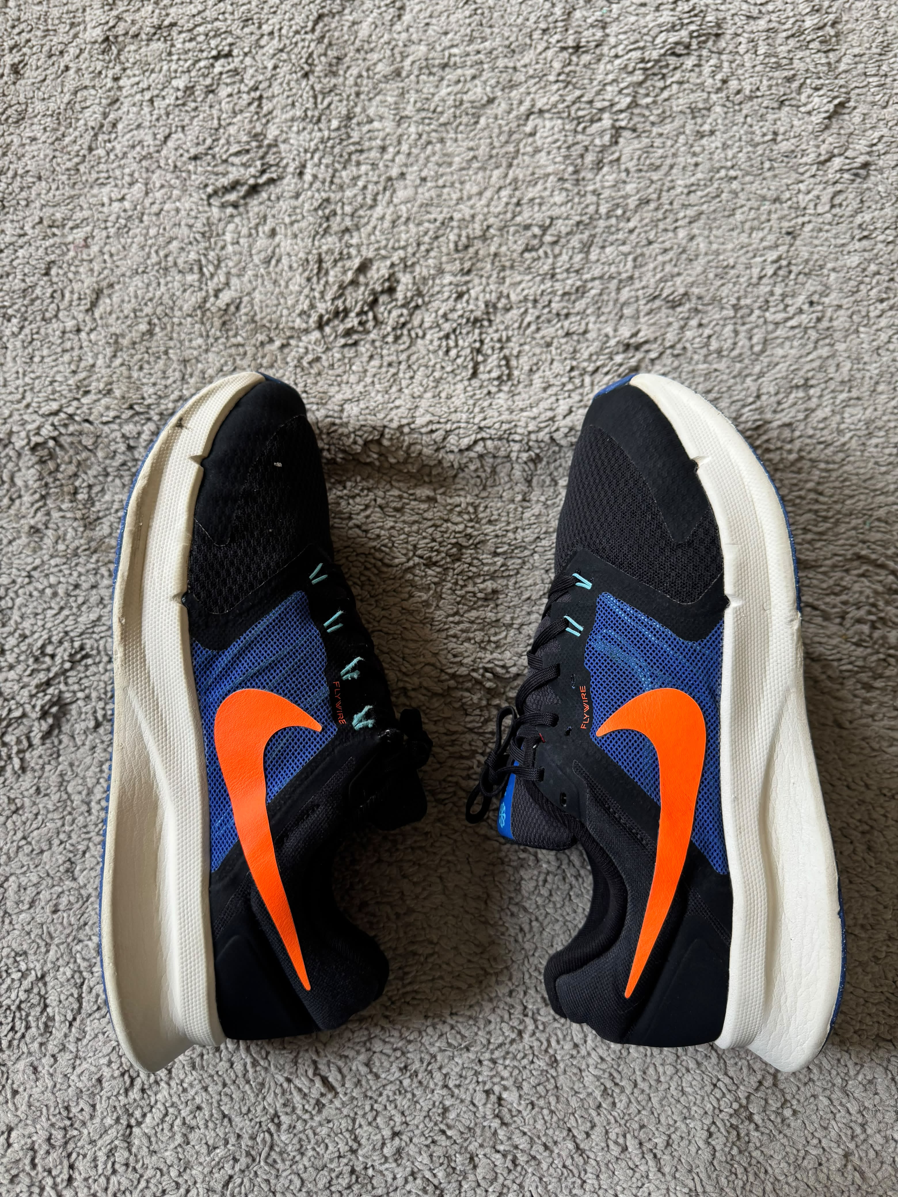 NIKE SIZE 44