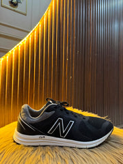 NEW BALANCE SIZE 40.5