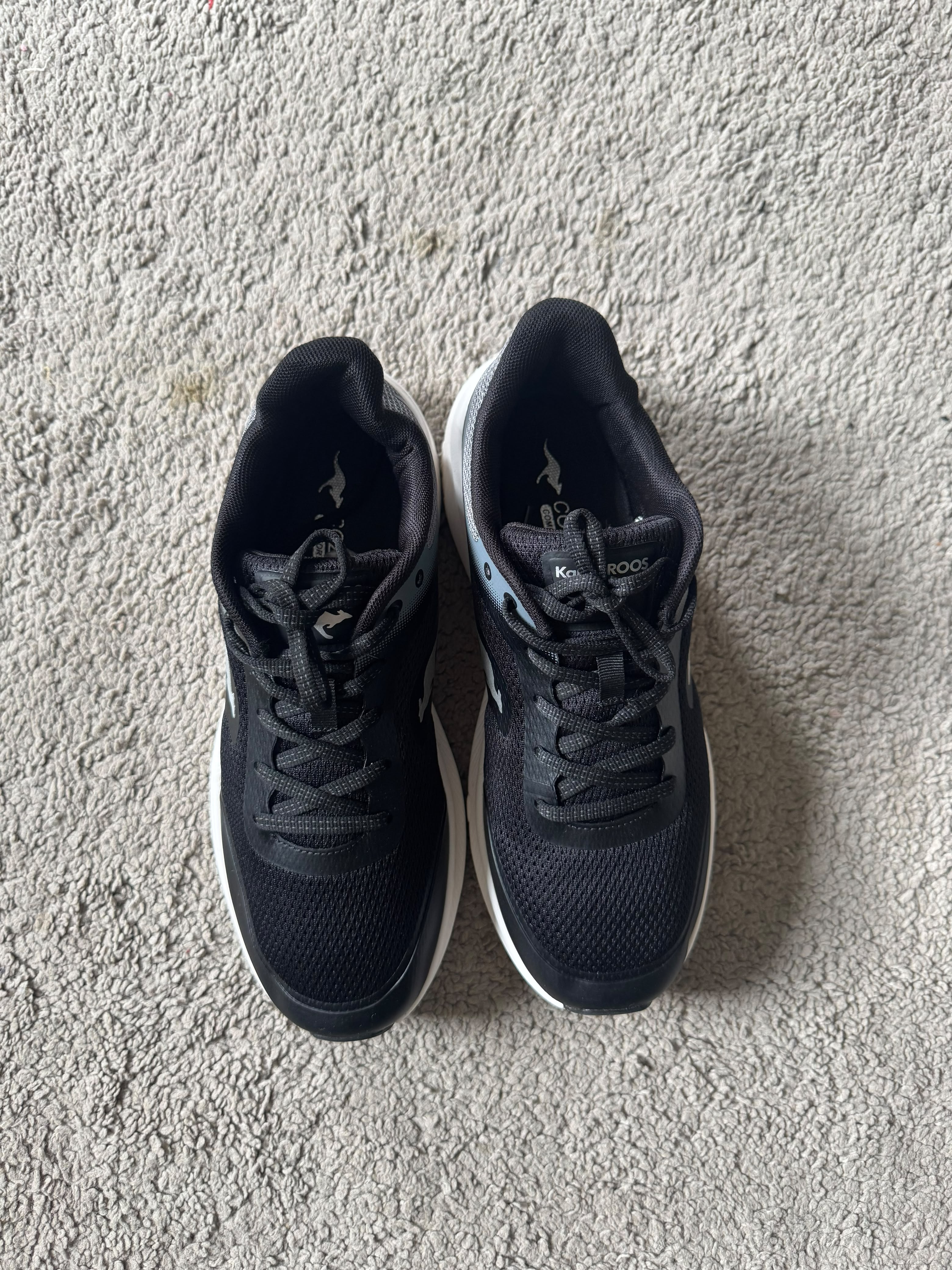 KangaROOS SIZE 42