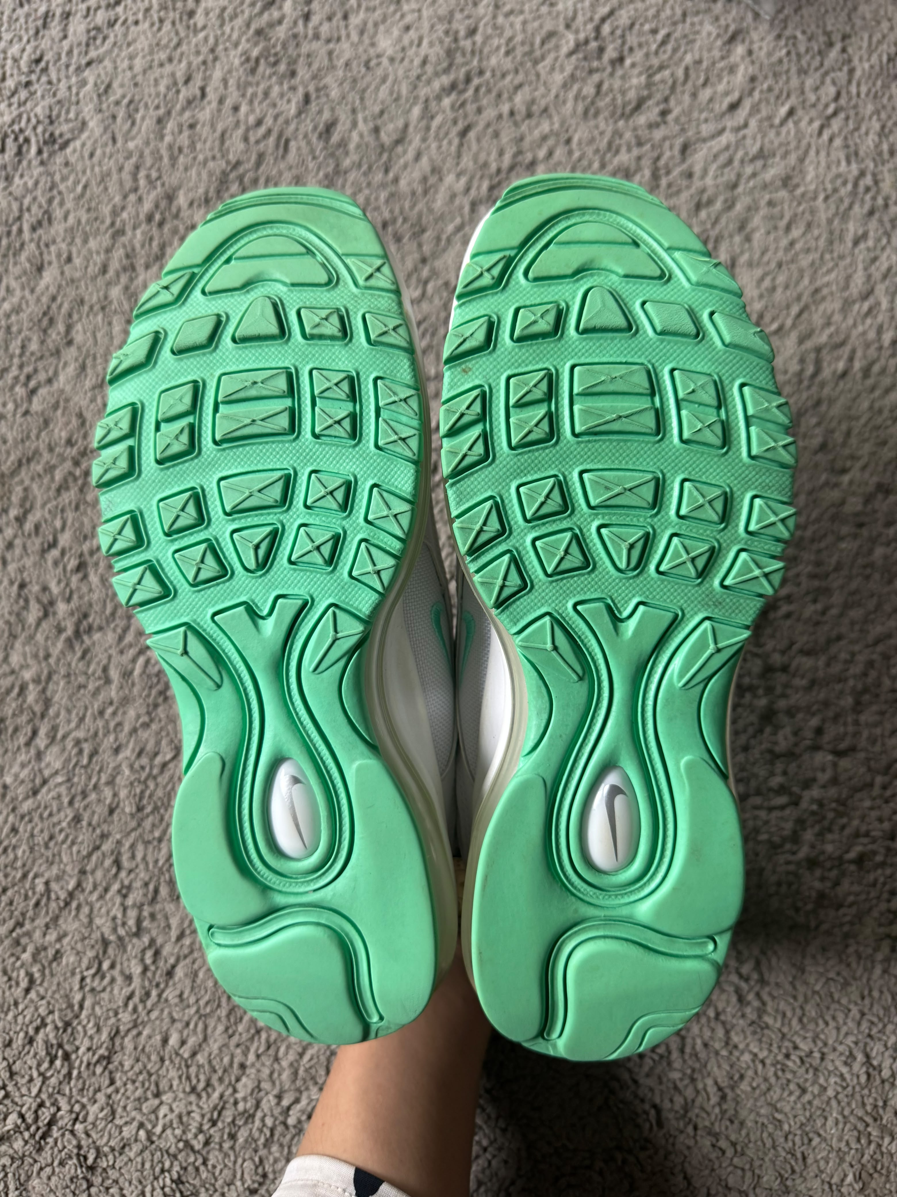 NIKE SIZE 40