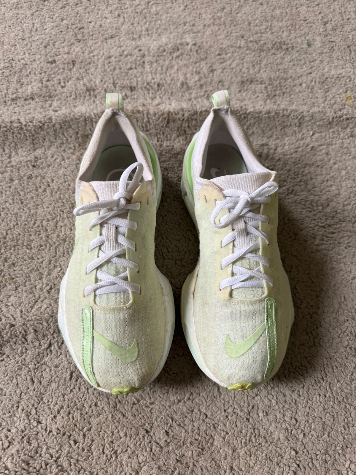 NIKE SIZE 40.5